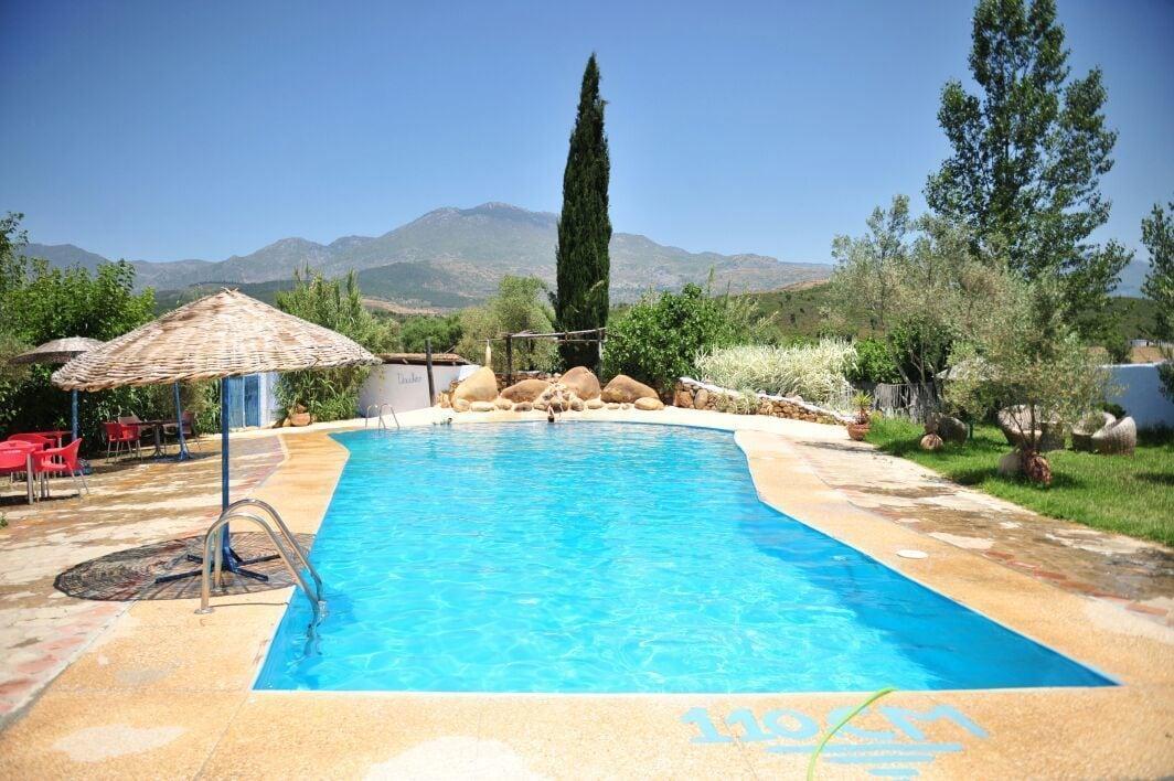 Vista Piscina Auberge Dardara