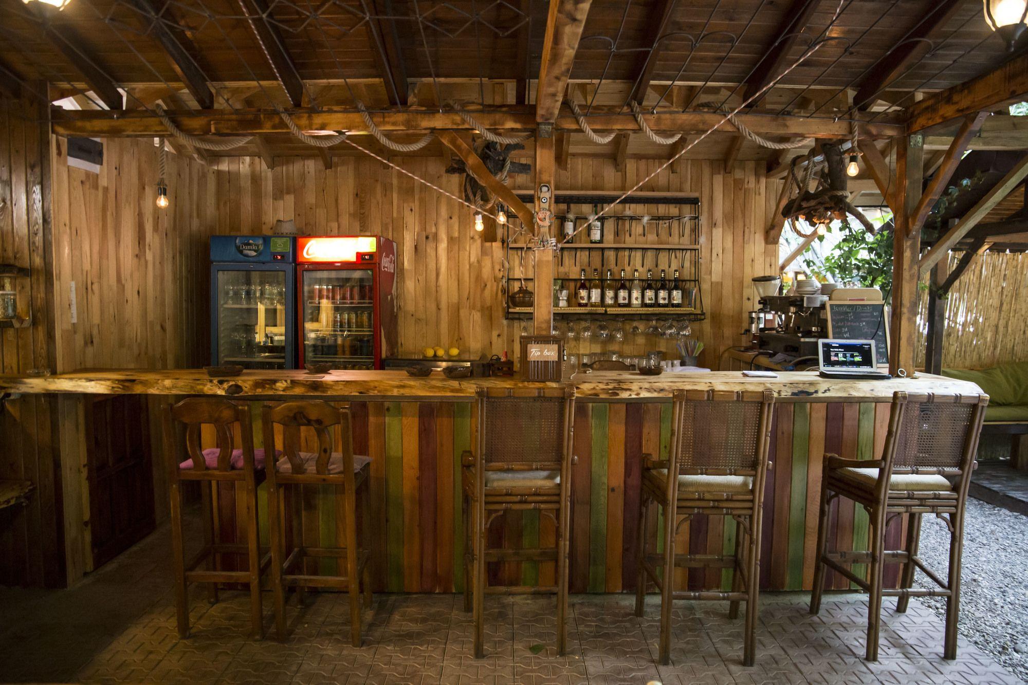 Bar/Salón Base Bungalows