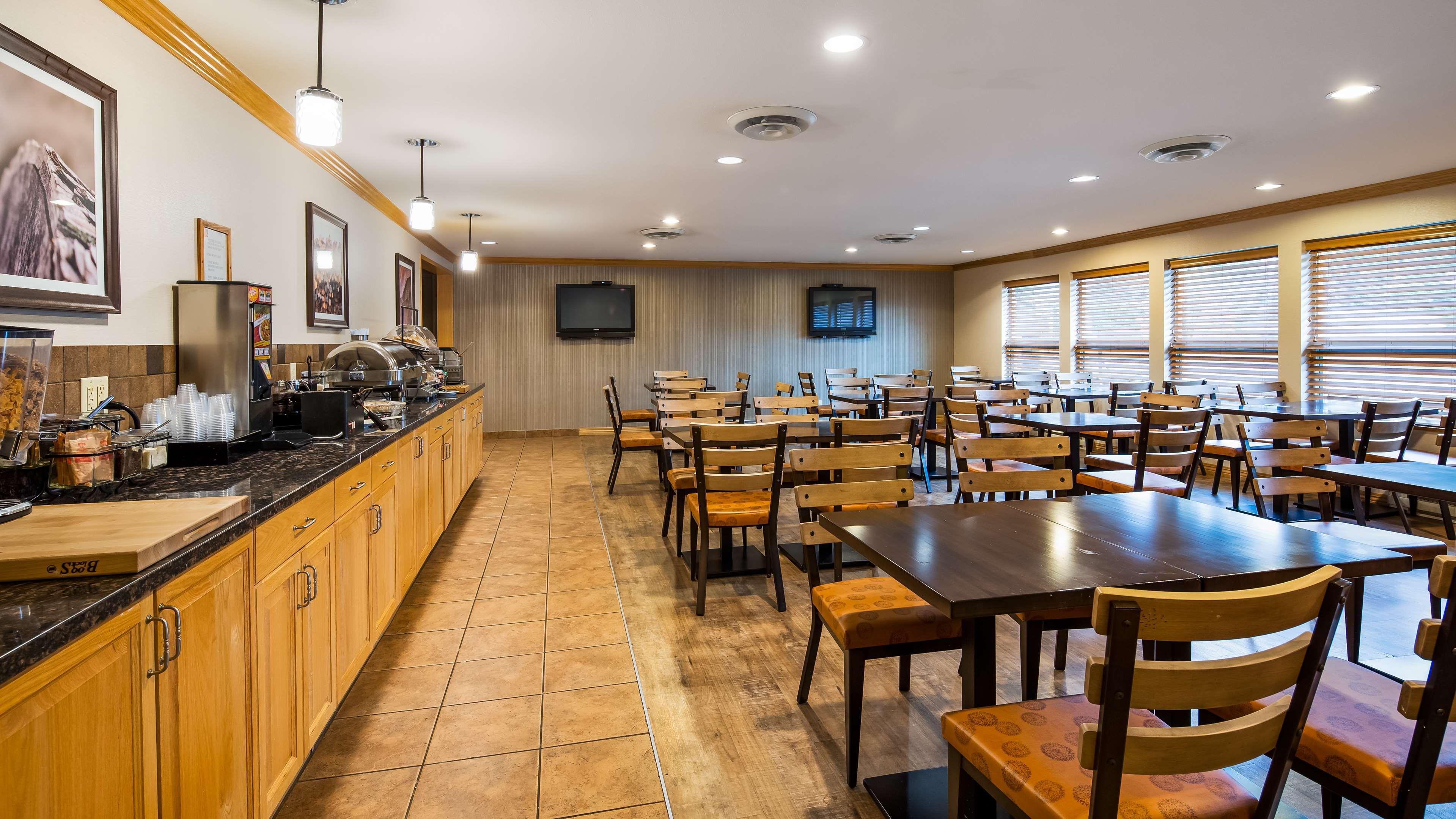 Restaurant Best Western Plus Country Meadows Inn