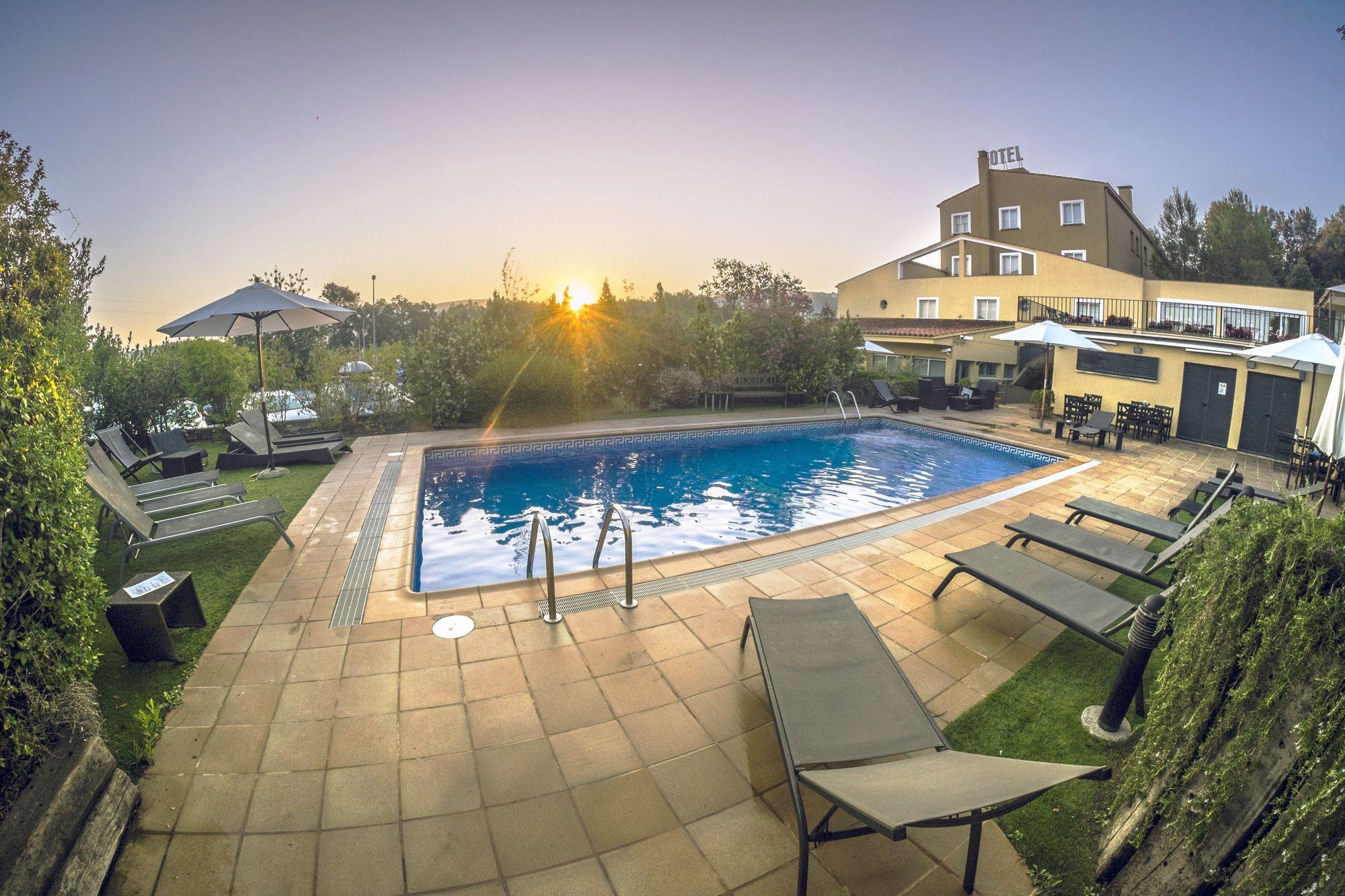 Vista Piscina Hotel Costabella