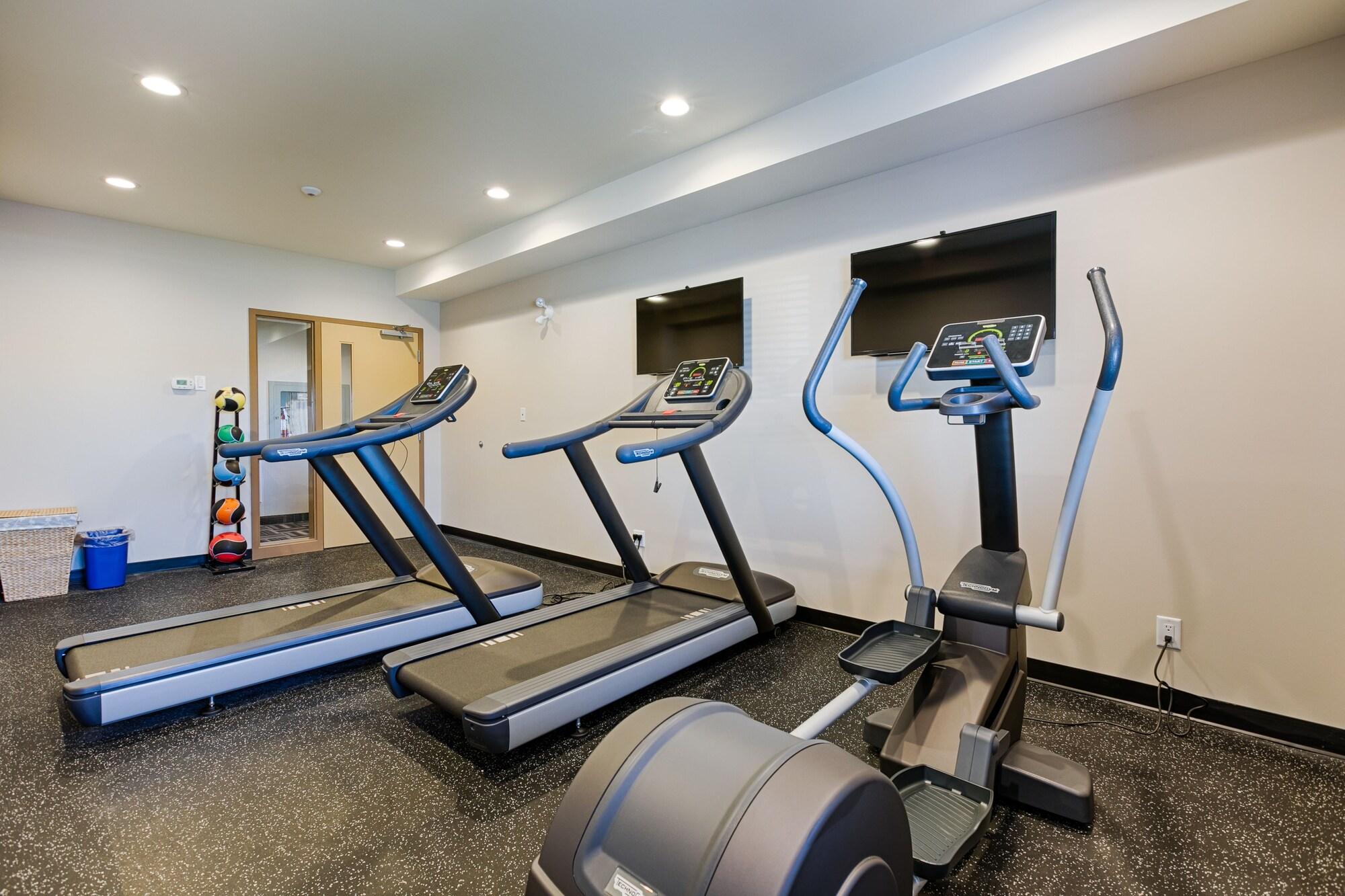 Gimnasio Microtel by Wyndham Casselman