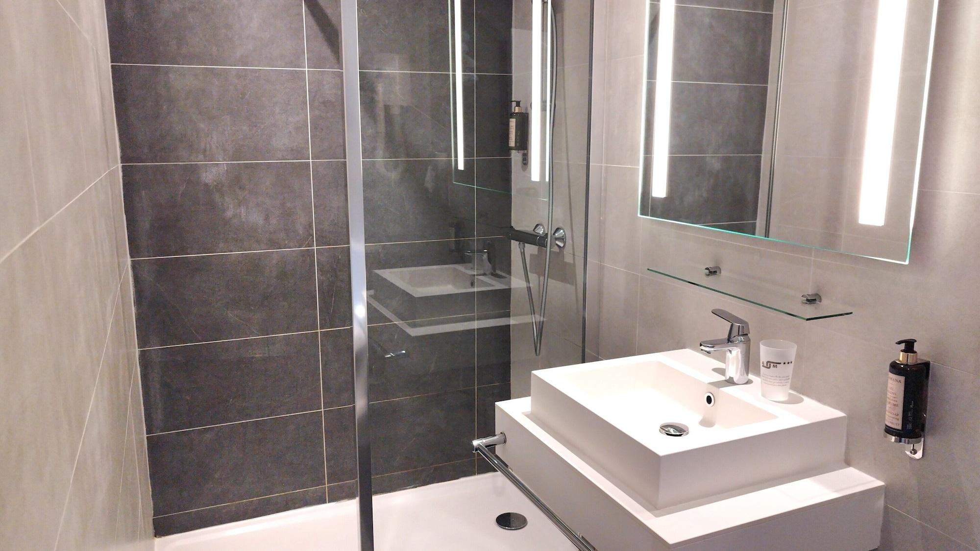 Equipamiento de Habitación Avia Saphir Montparnasse