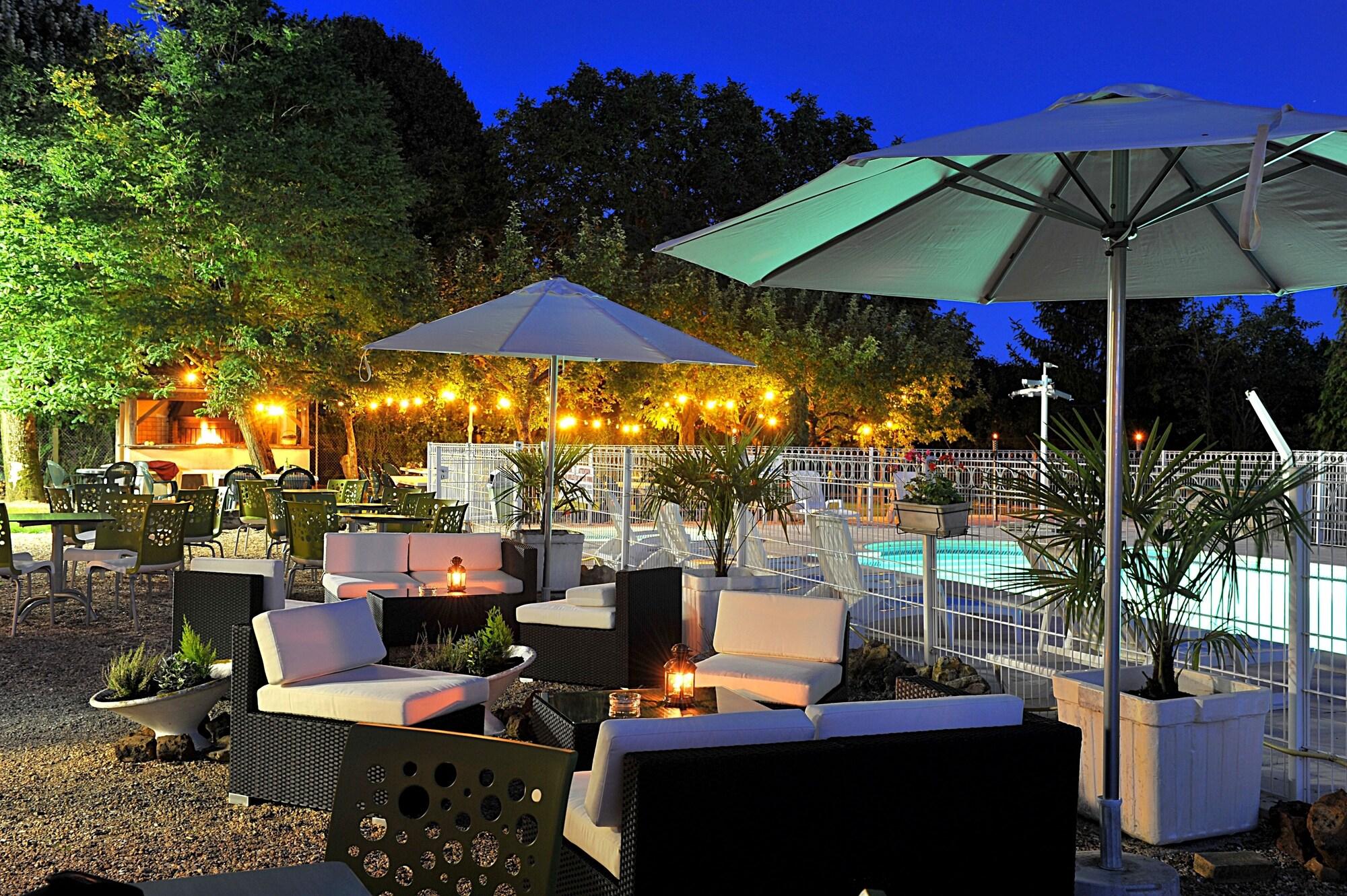 Comodidades del Alojamiento Logis Hotel La Promenade