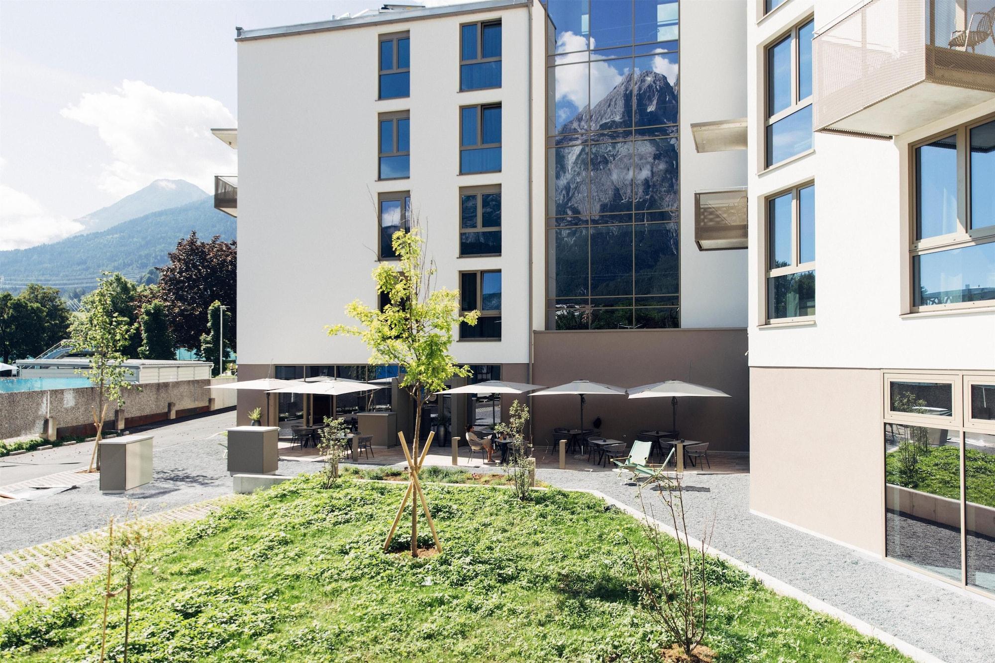 Vista Exterior harry's home Telfs hotel & apartments