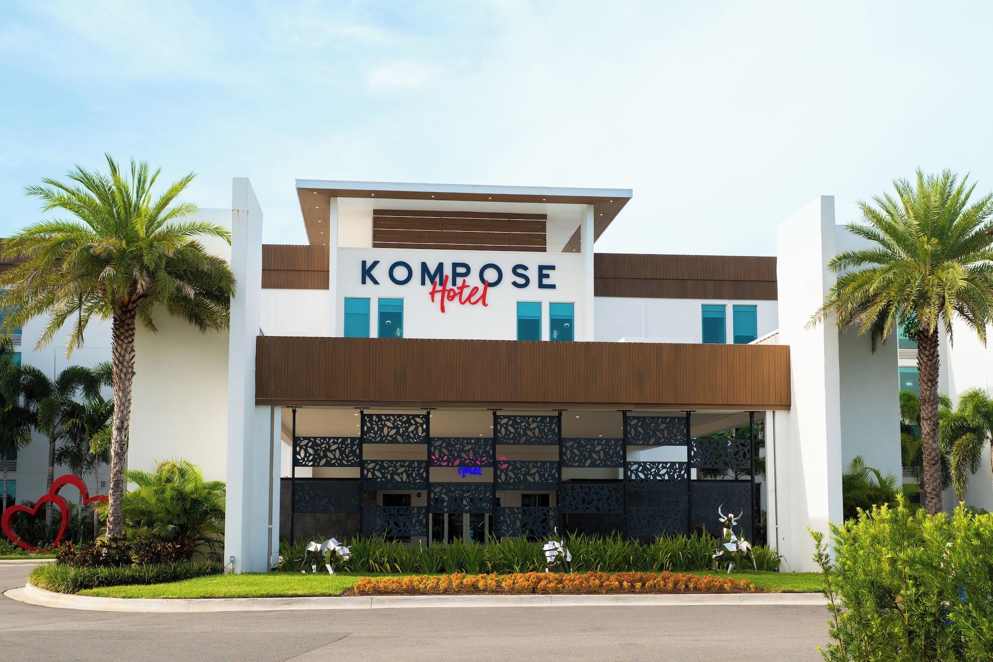 Vista Exterior Kompose Boutique Resort at Theme Parks