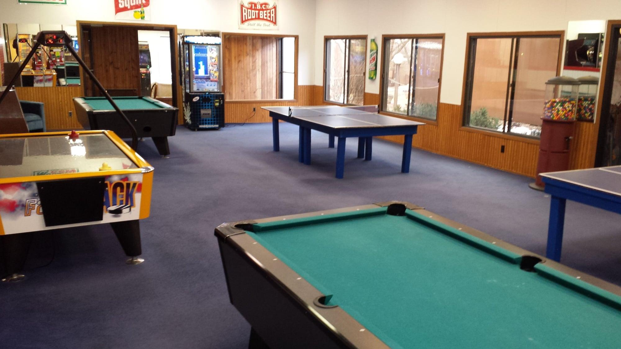 Instalaciones Recreativas Village West Resort & Hotel