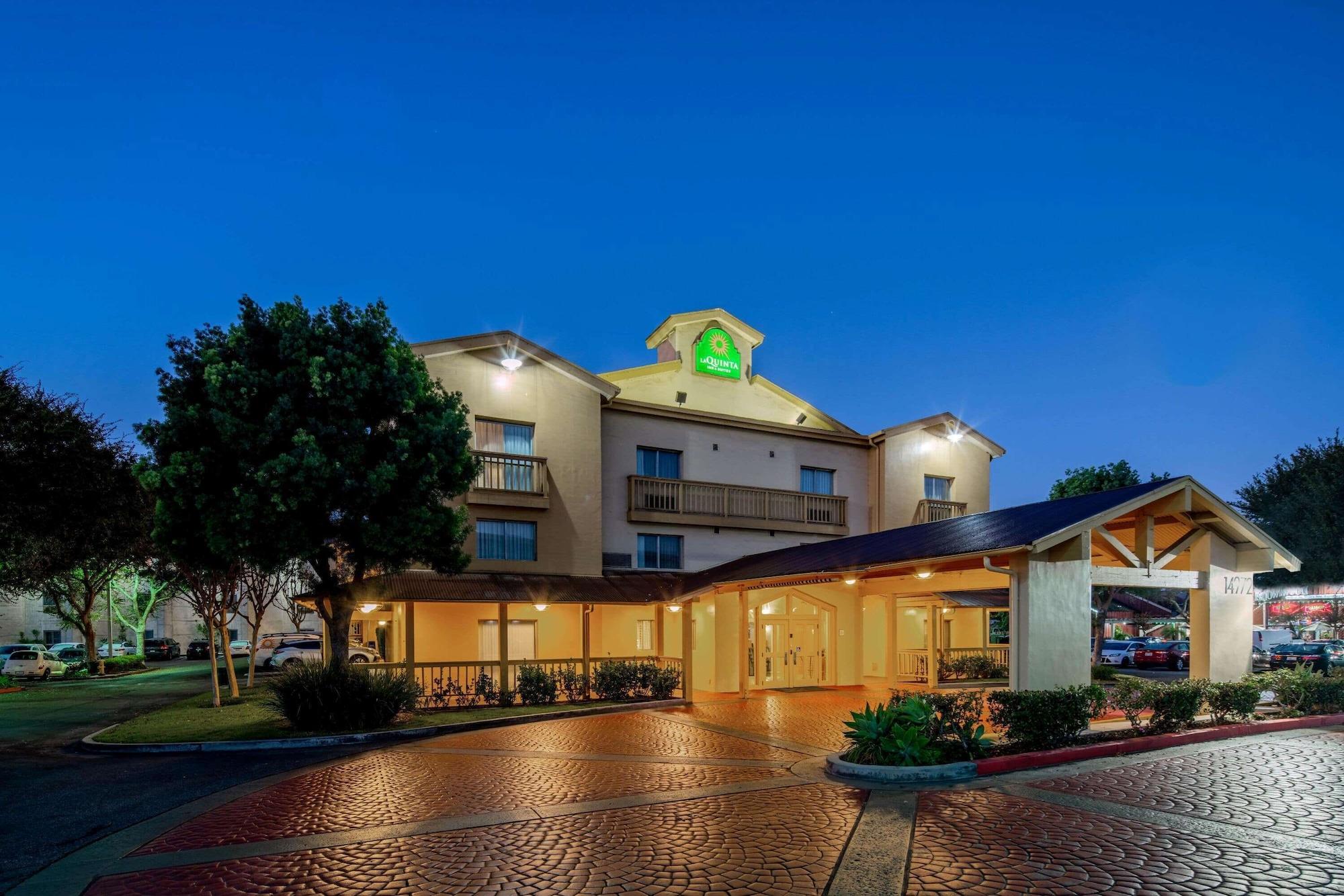Vista Exterior La Quinta Inn & Suites by Wyndham Irvine Spectrum