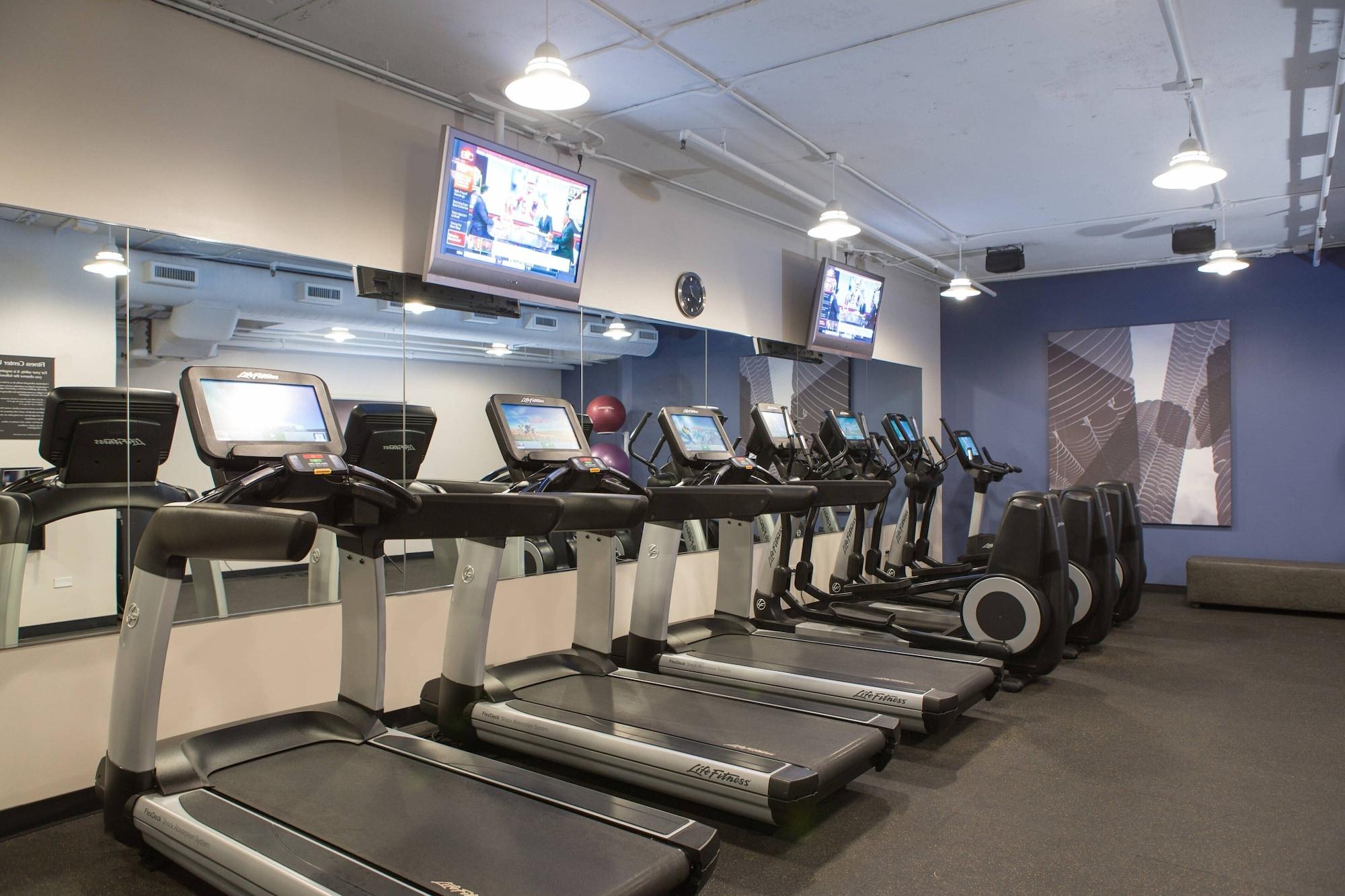 Gimnasio Hotel Chicago Downtown, Autograph Collection by Marriott