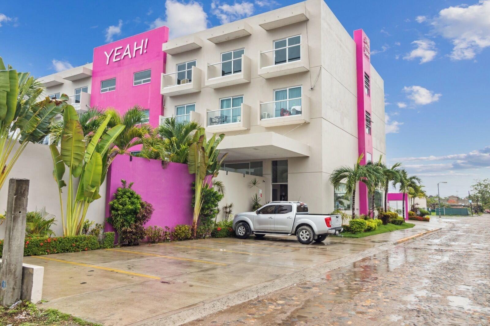Vista Exterior Hotel Yeah
