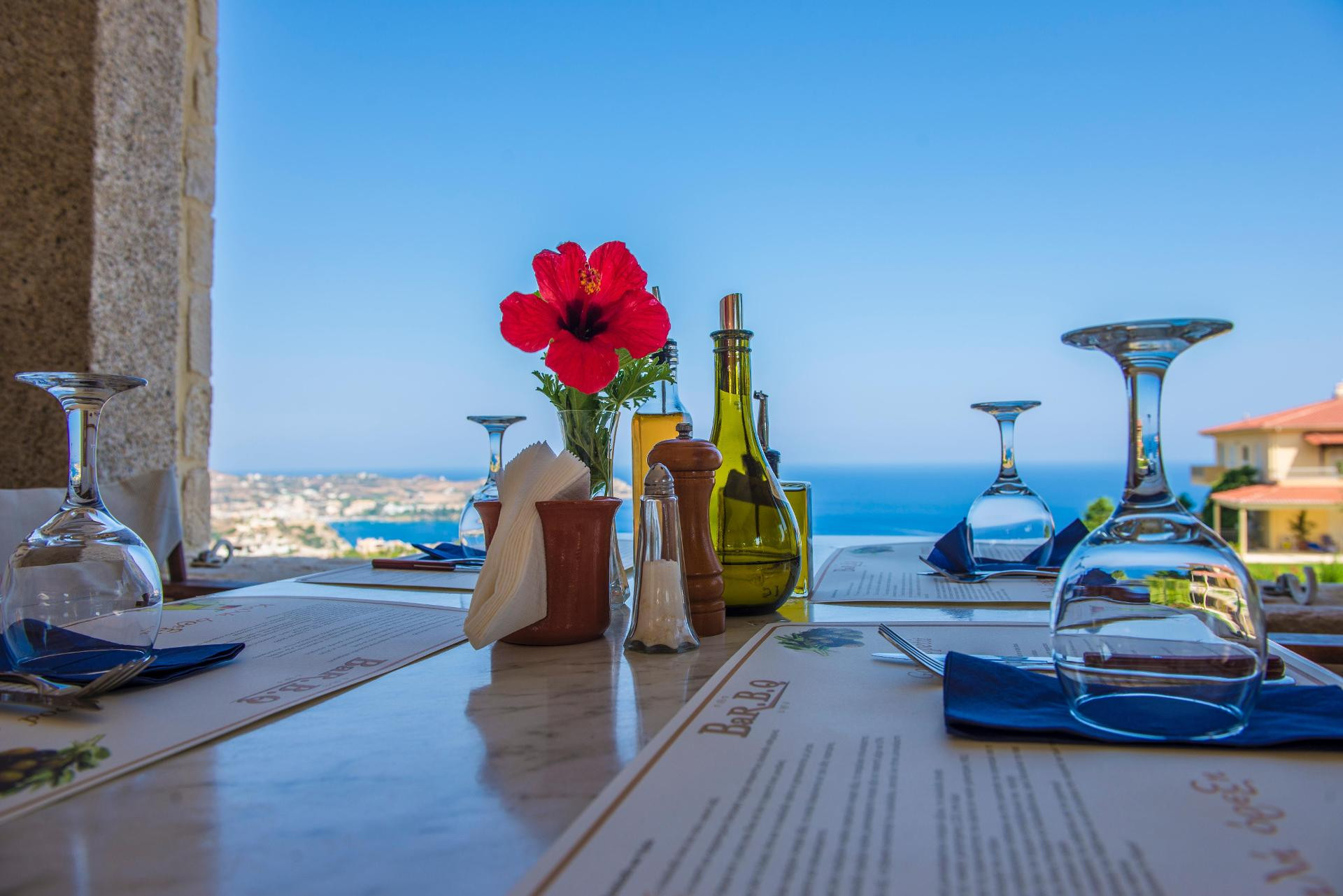Restaurant Spiros-Soula Τhematic Suites & Apts