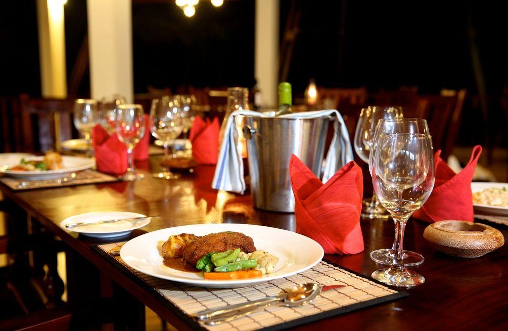 Restaurant Whispering Palms Hotel