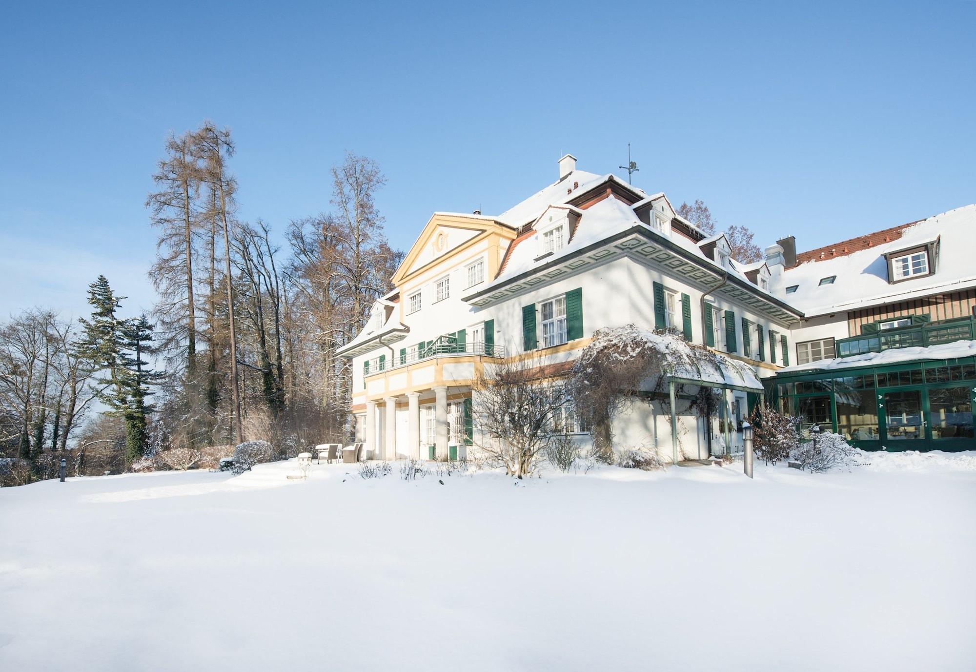 Vista Exterior Schlossgut Oberambach BioHotel und Vitalzentrum