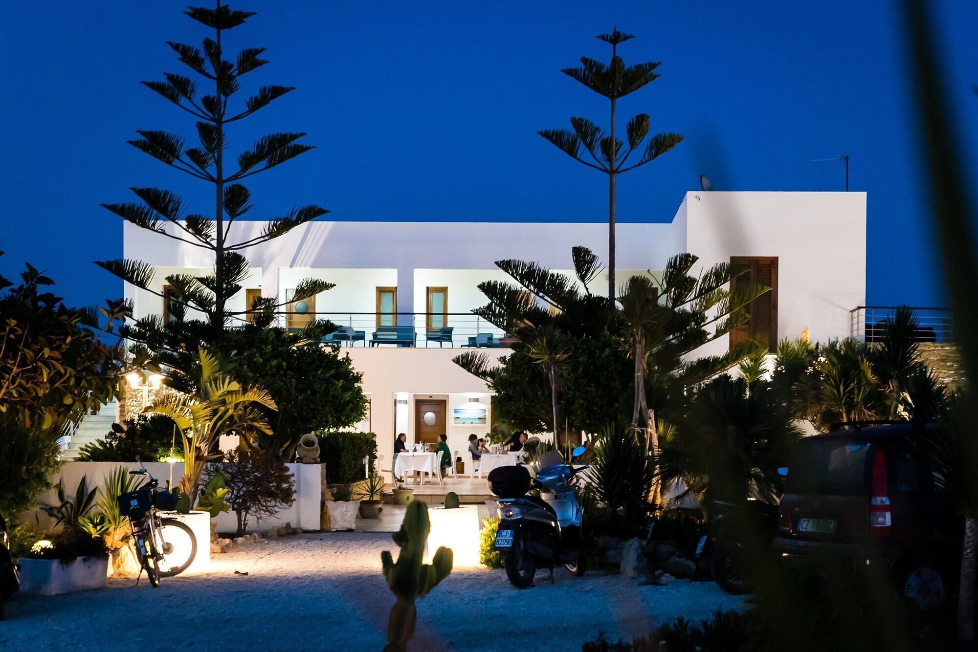 Vista Exterior Hotel Ristorante Cavalluccio Marino