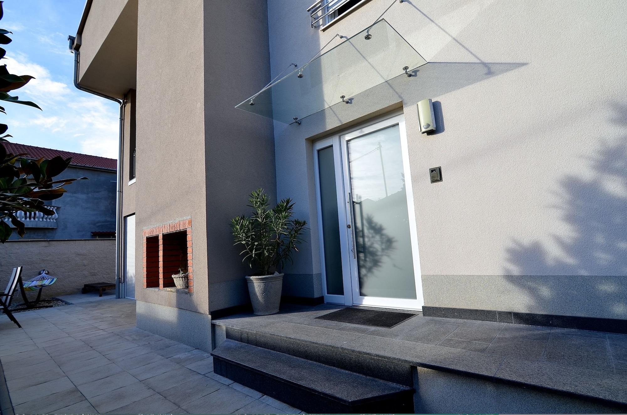 Vista Exterior Villa Diana Zadar