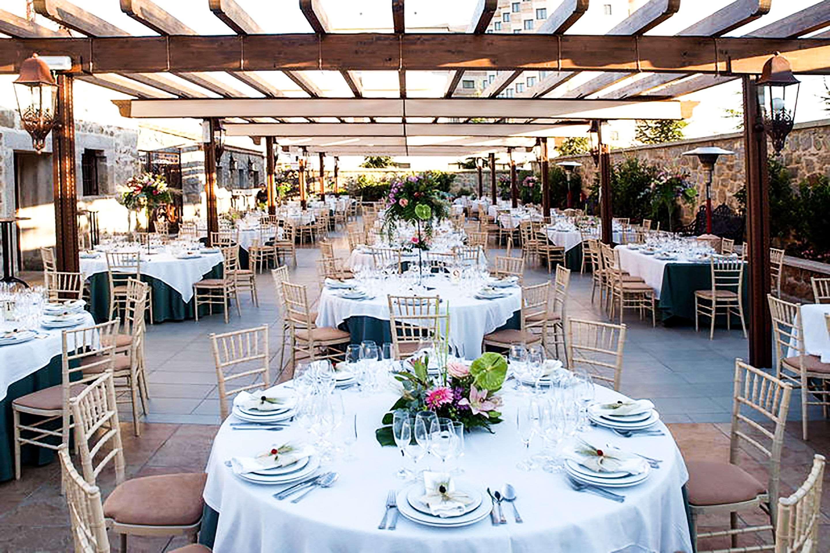 Restaurant Hotel Sercotel Cuatro Postes