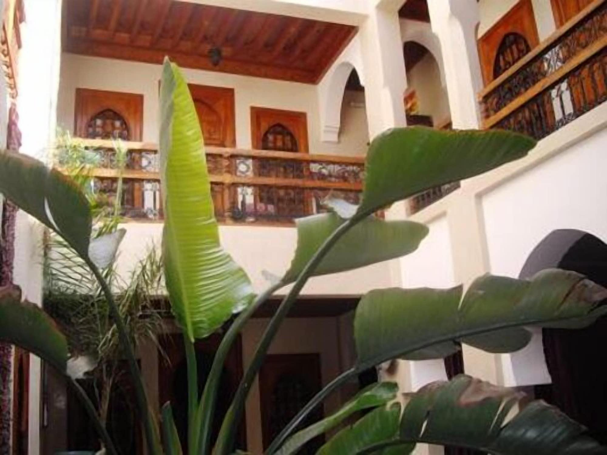 Vista Exterior Riad Dubai