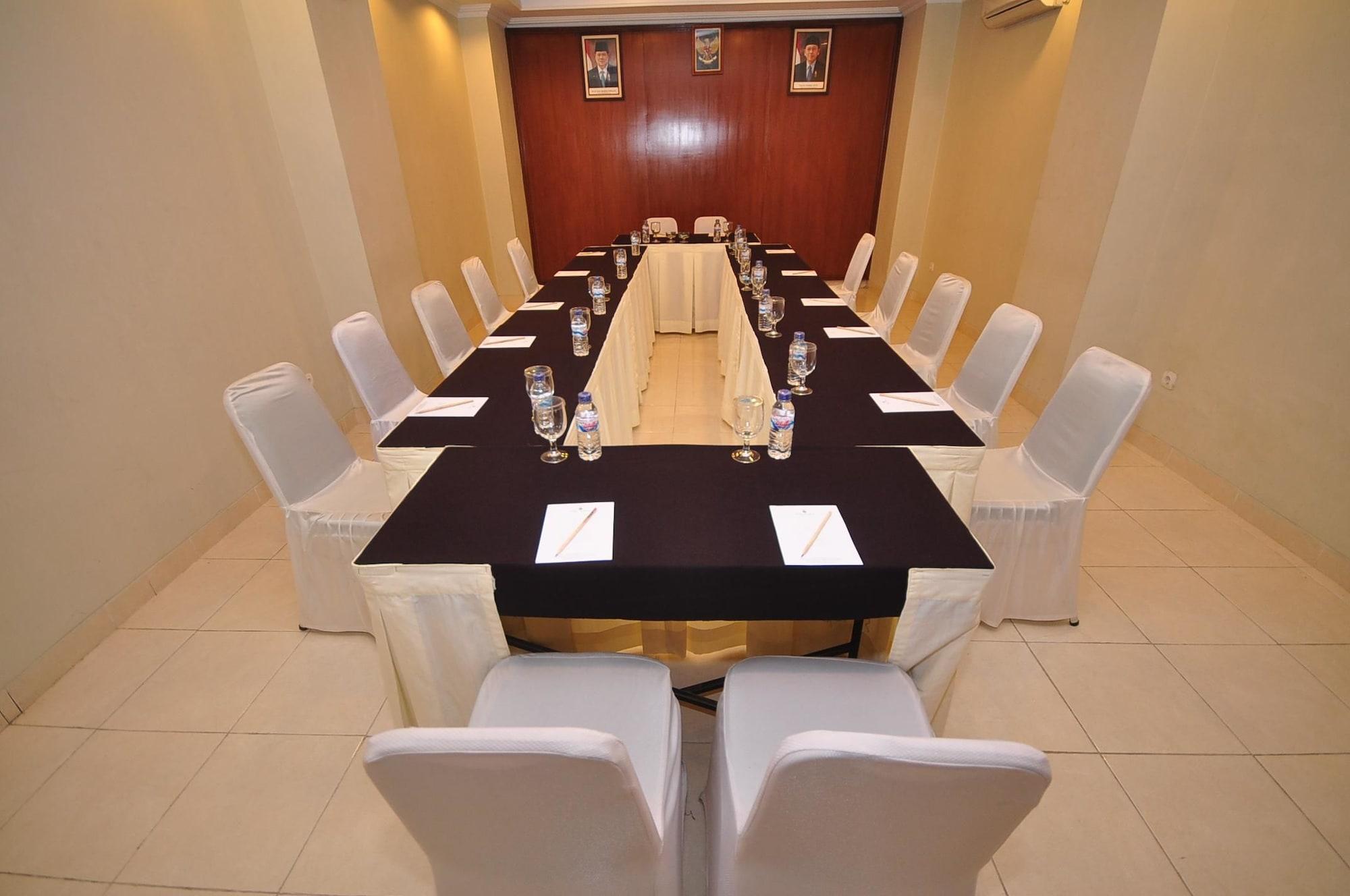 Sala de Reuniones Cakra Kembang Hotel