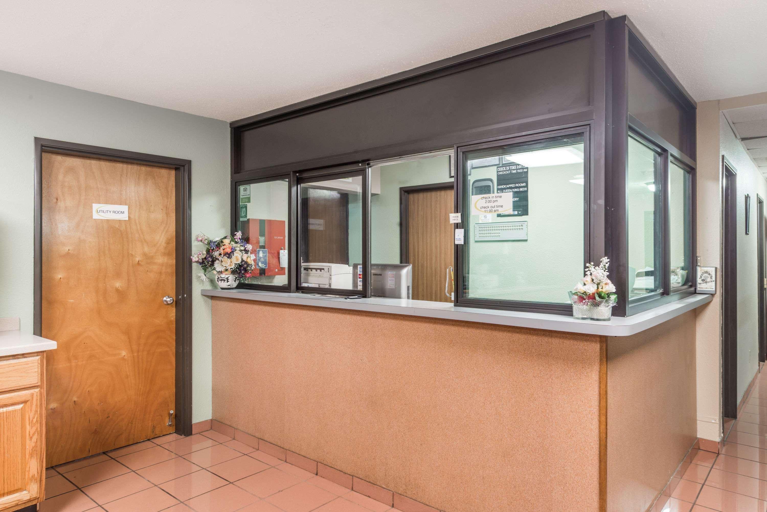 Vista Lobby Super 8 By Wyndham O'Fallon Mo/St. Louis Area