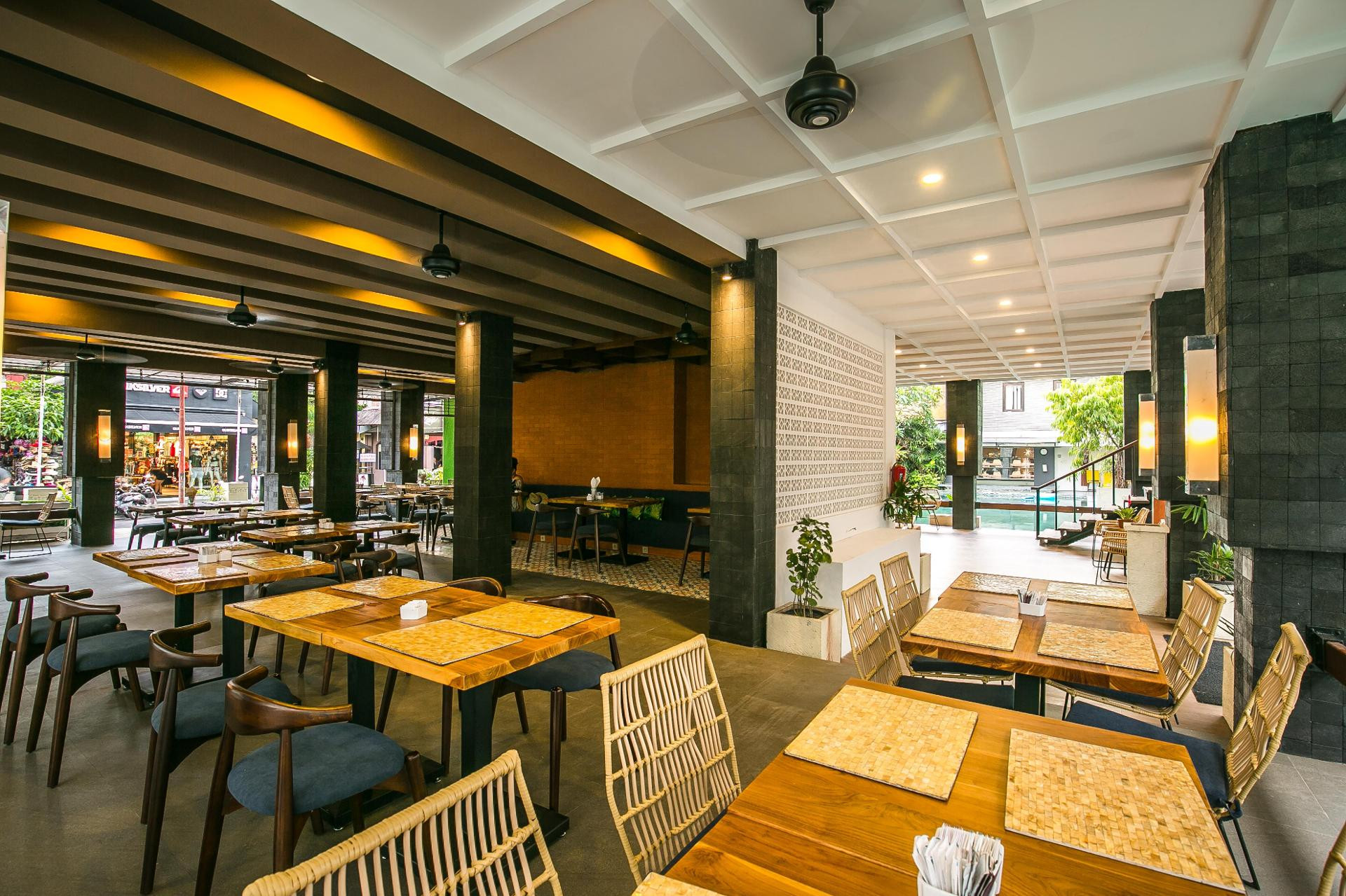 Restaurant Casa Padma Suites Legian