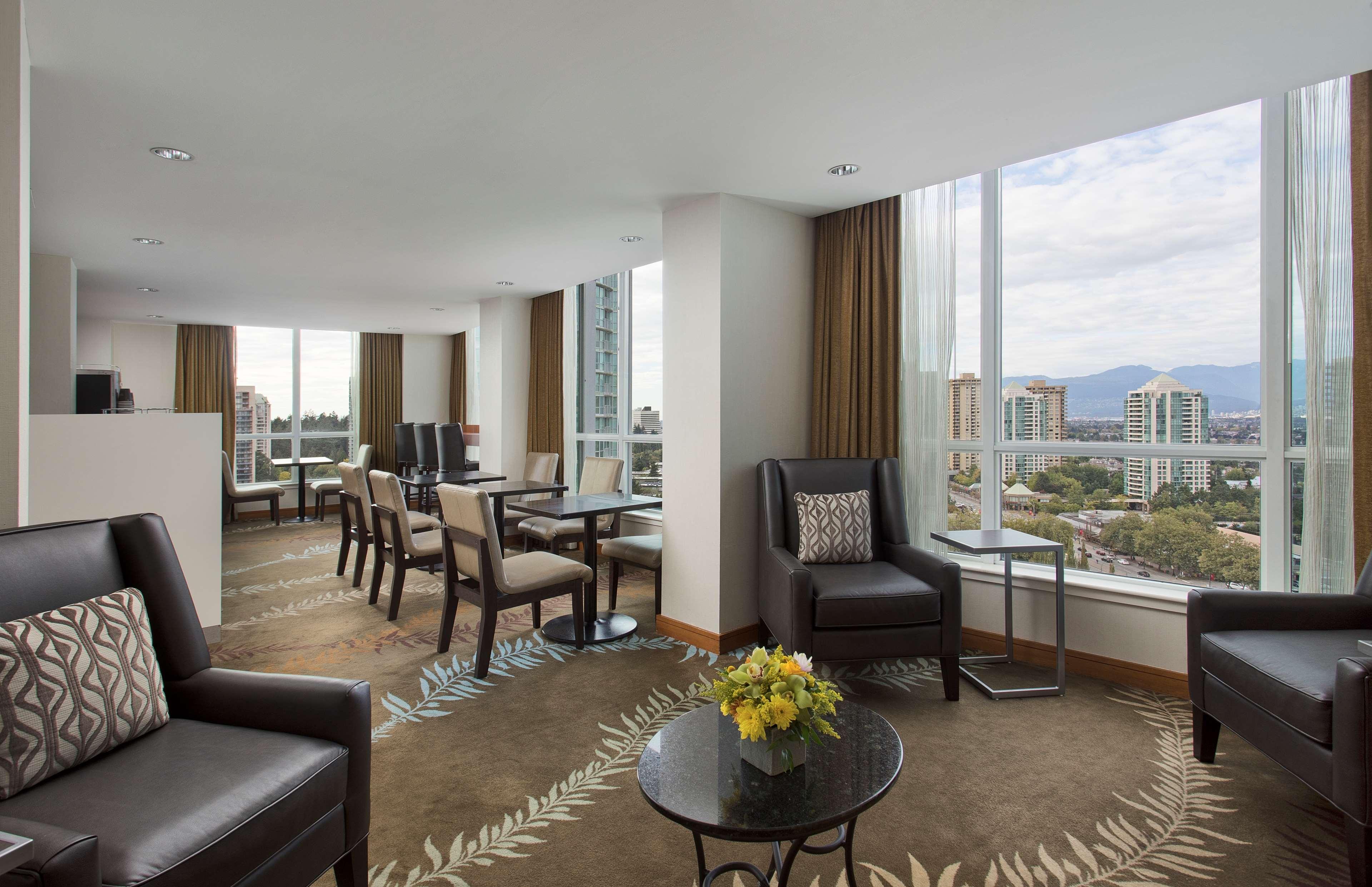 Bar/Salón Hilton Vancouver Metrotown