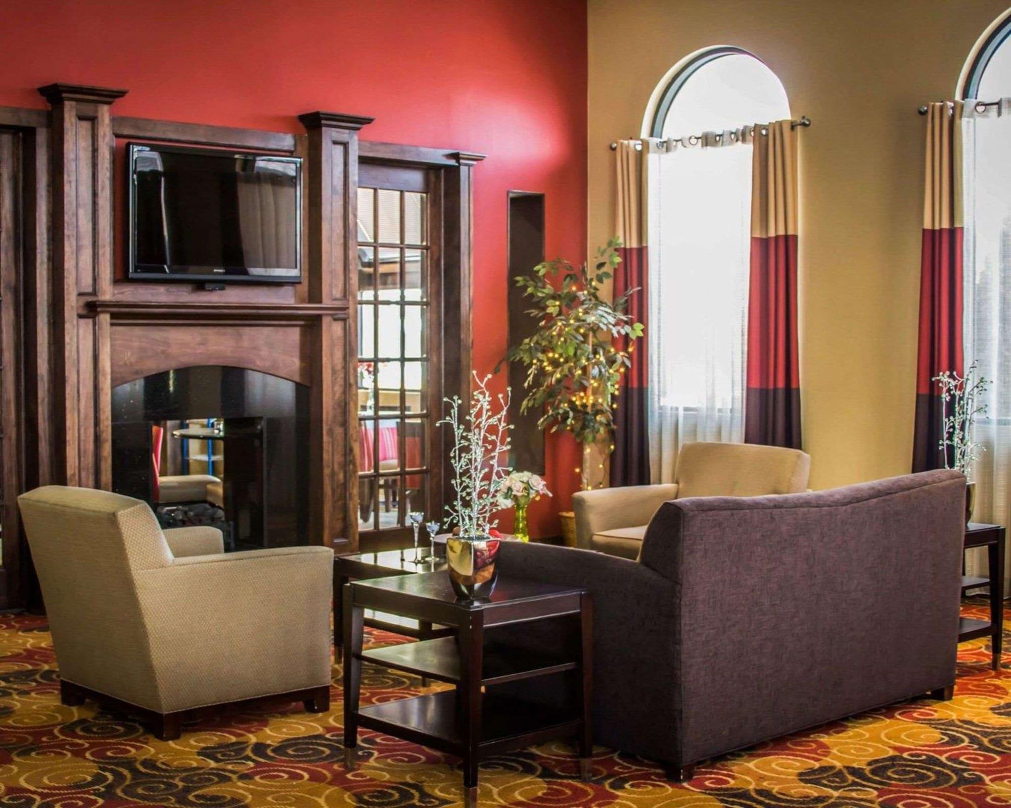 Vista Lobby Quality Inn & Suites