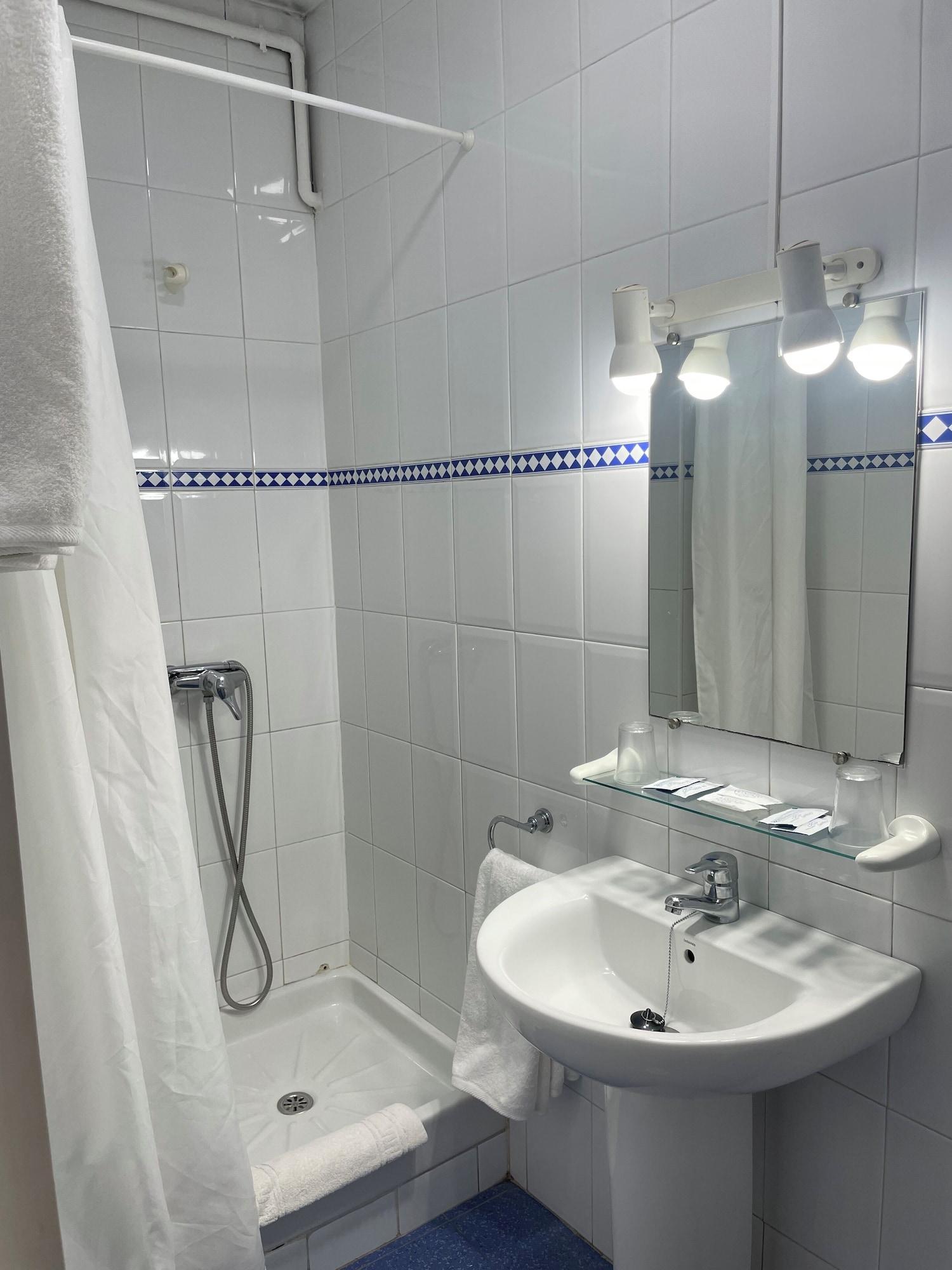 Equipamiento de Habitación Estudios Aranzazu