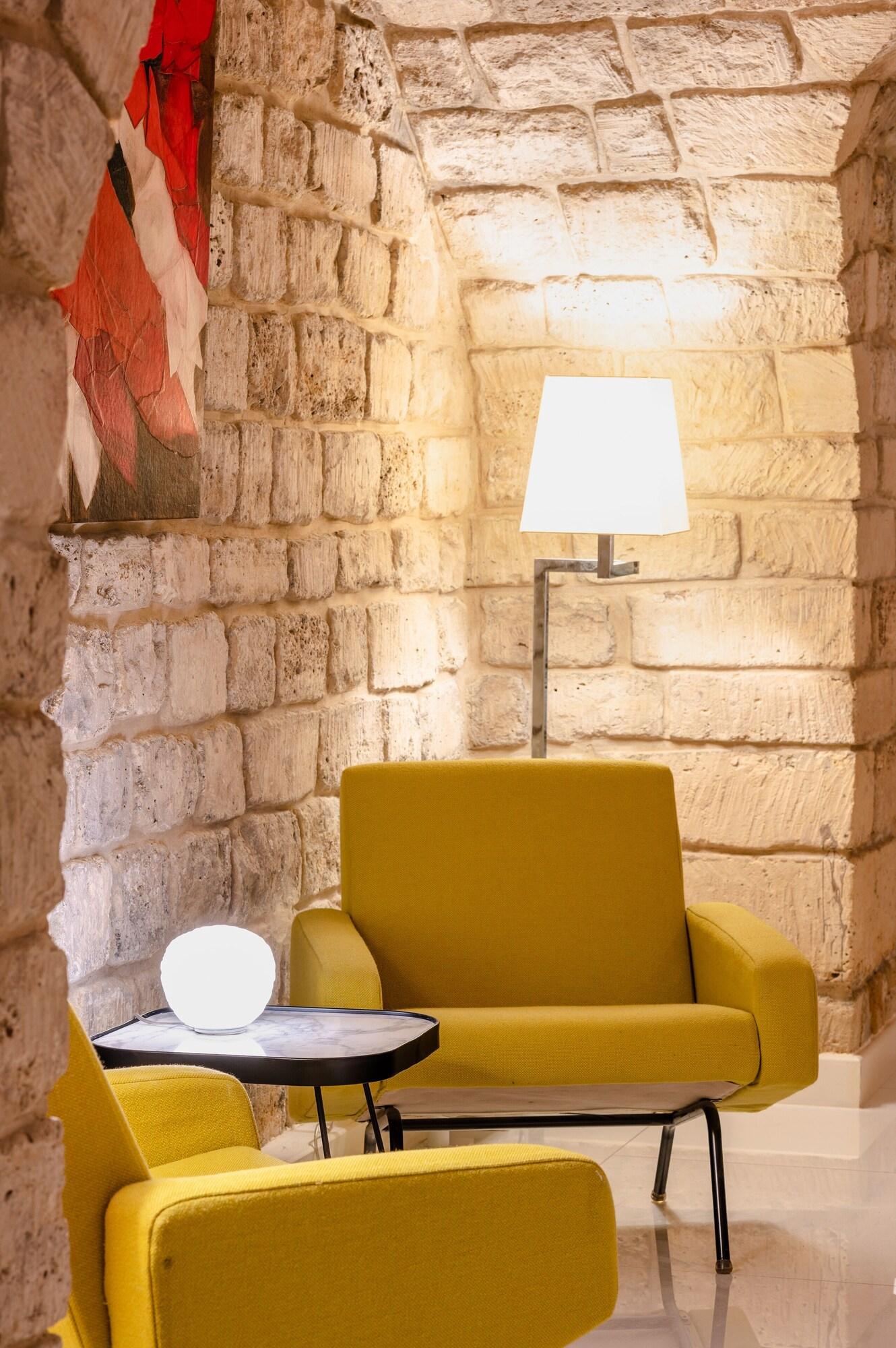 Bar/Salón Hôtel Jardin de Cluny