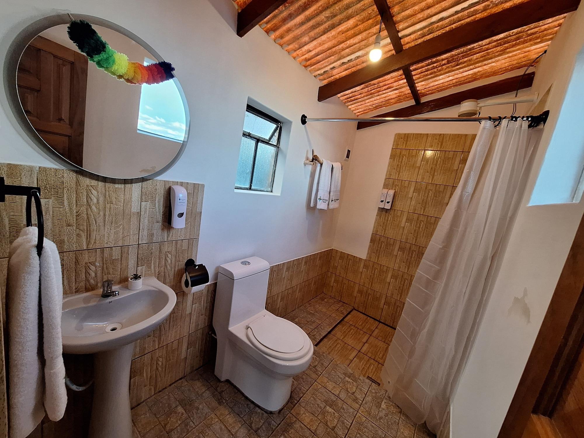 Equipamiento de Habitación Kalluchi Ecolodge SunIsland TiticacaLake