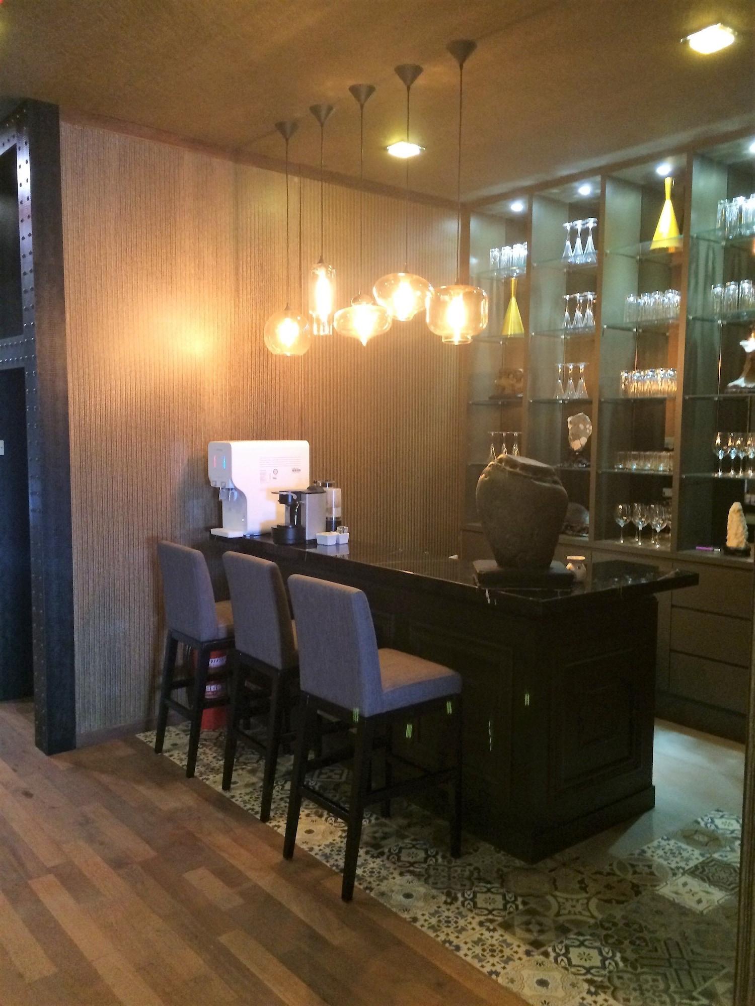 Bar/Salón Bedrock Hotel