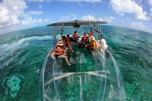 Actividad - Paseo en bote de cristal en Isla Mujeres