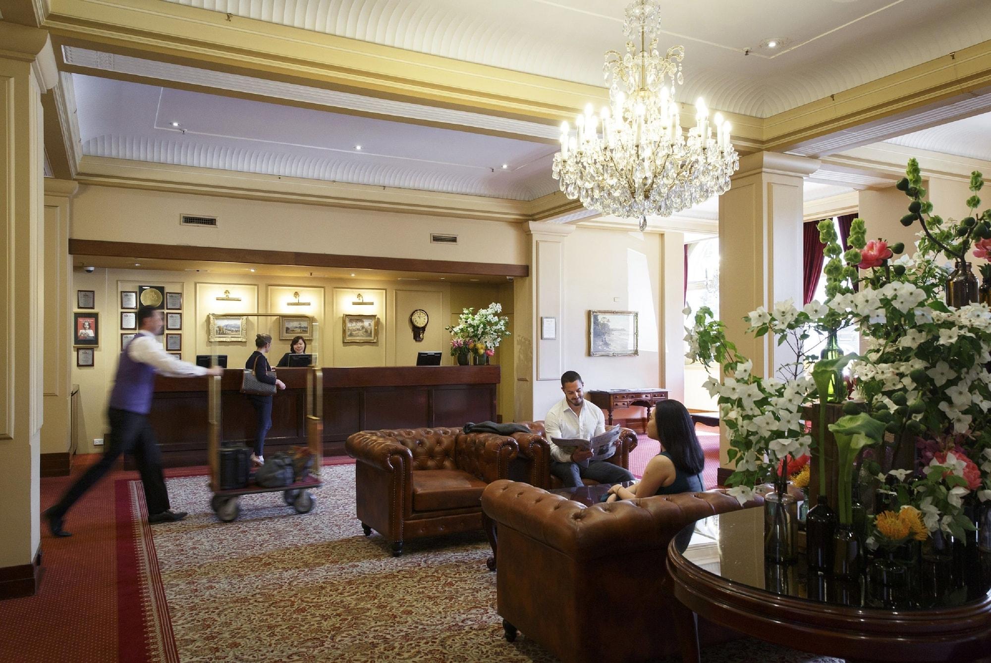 Vista Lobby The Hotel Windsor