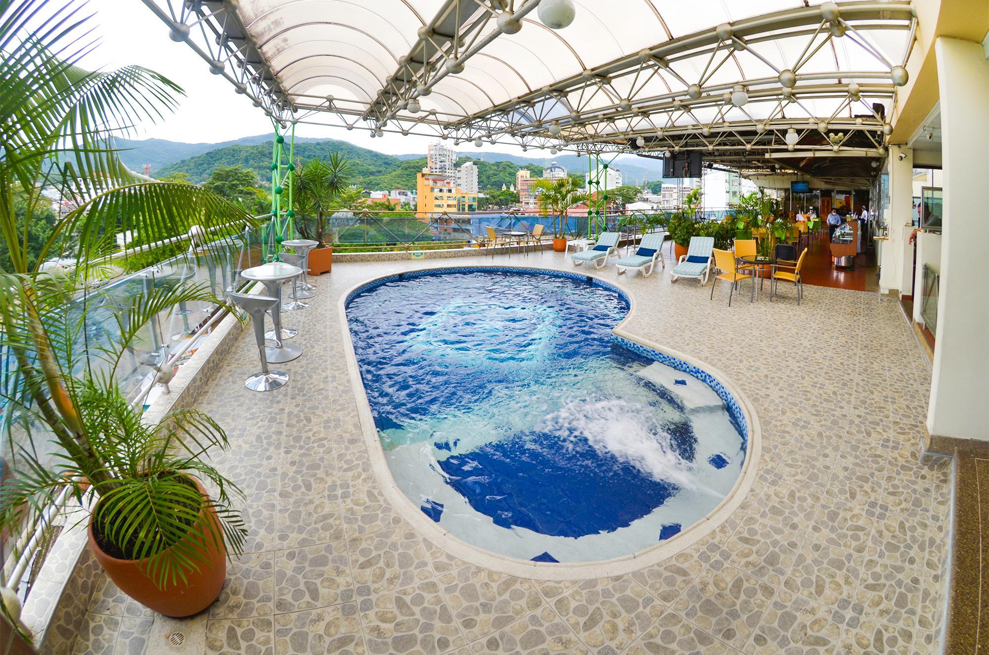 Vista Piscina Hotel Villavicencio Plaza