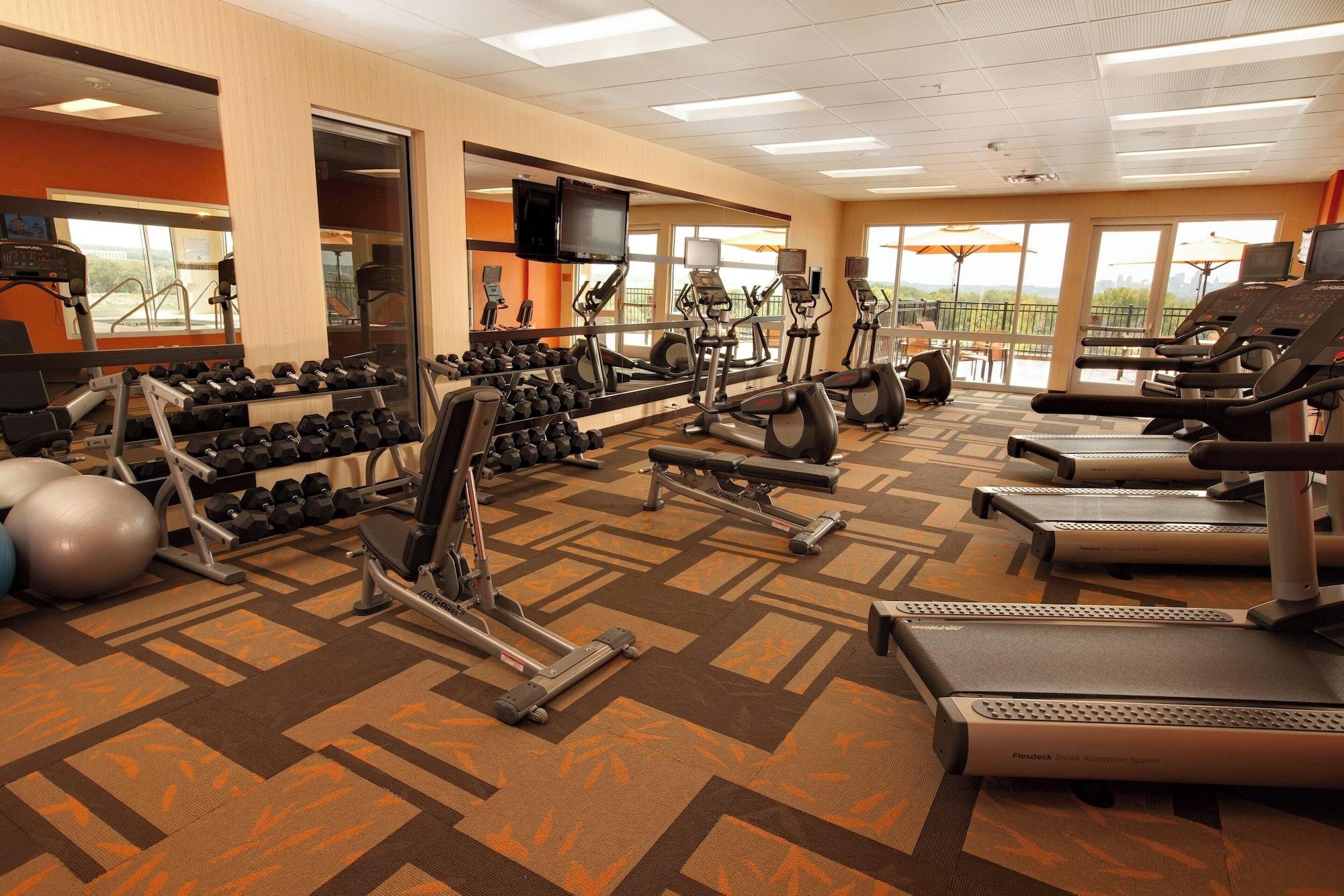 Gimnasio Courtyard Kansas City at Briarcliff