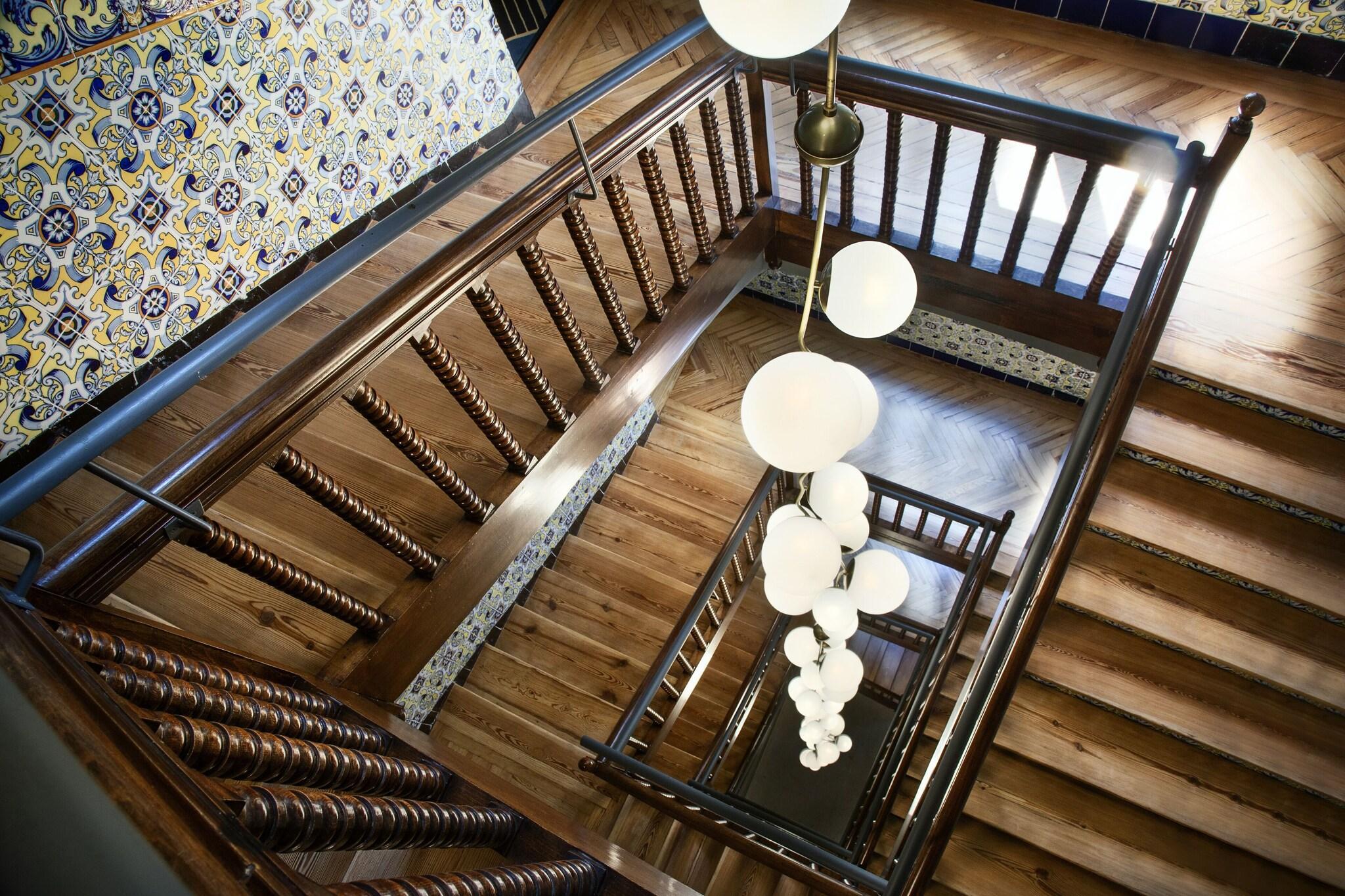 Vista Lobby One Shot Fortuny