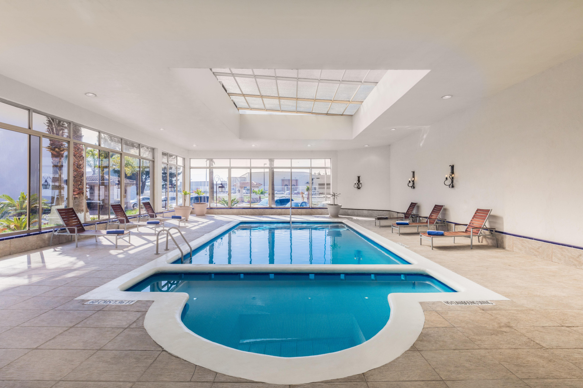 Vista Piscina Voco Saltillo Suites