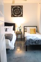 Alquiler Vacacional - East Nashville Oasis – 10 Guests, Karaoke, 2 Car Garage + 10min to Downtown