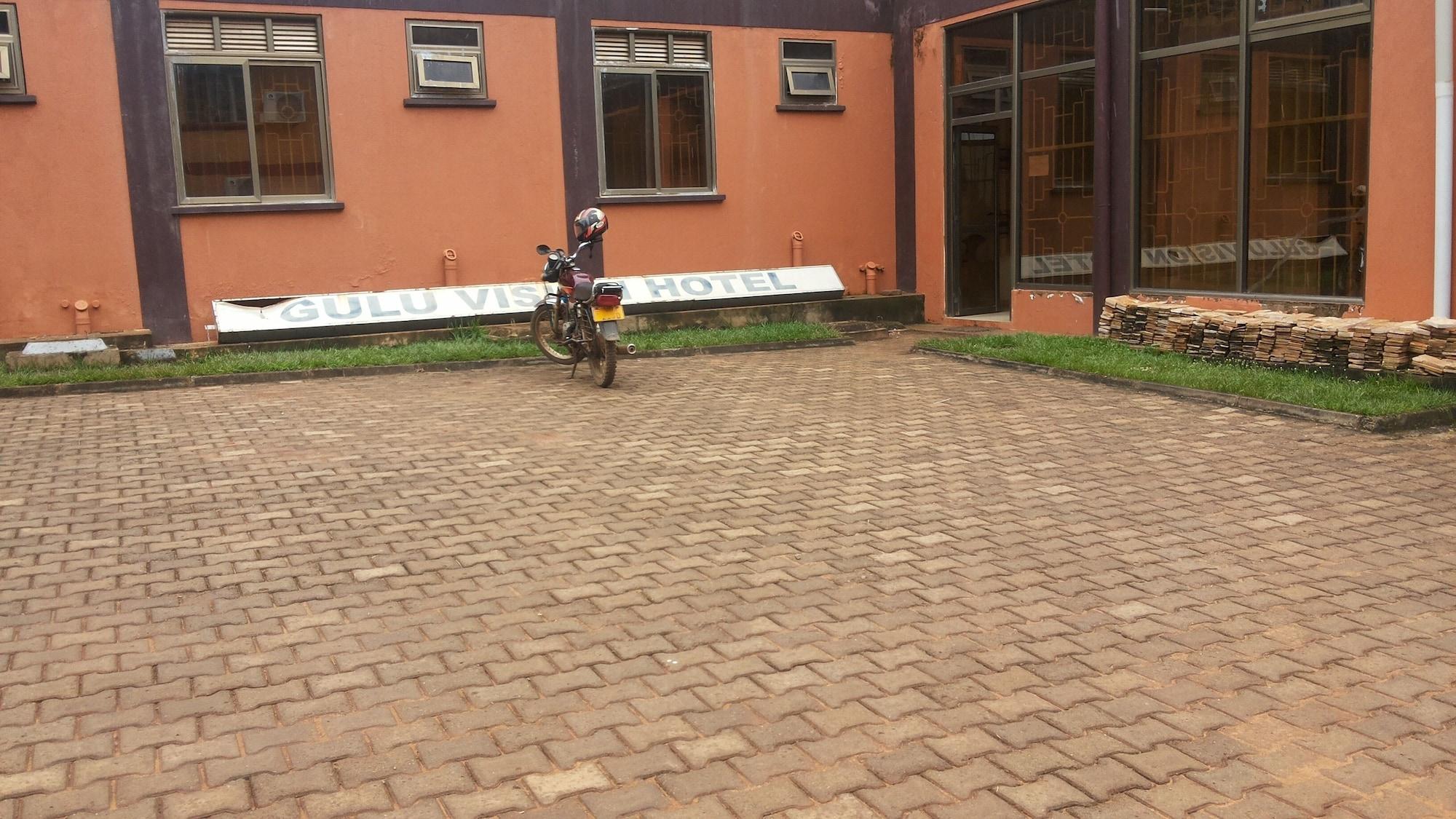 Vista Exterior Gulu Vision Hotel