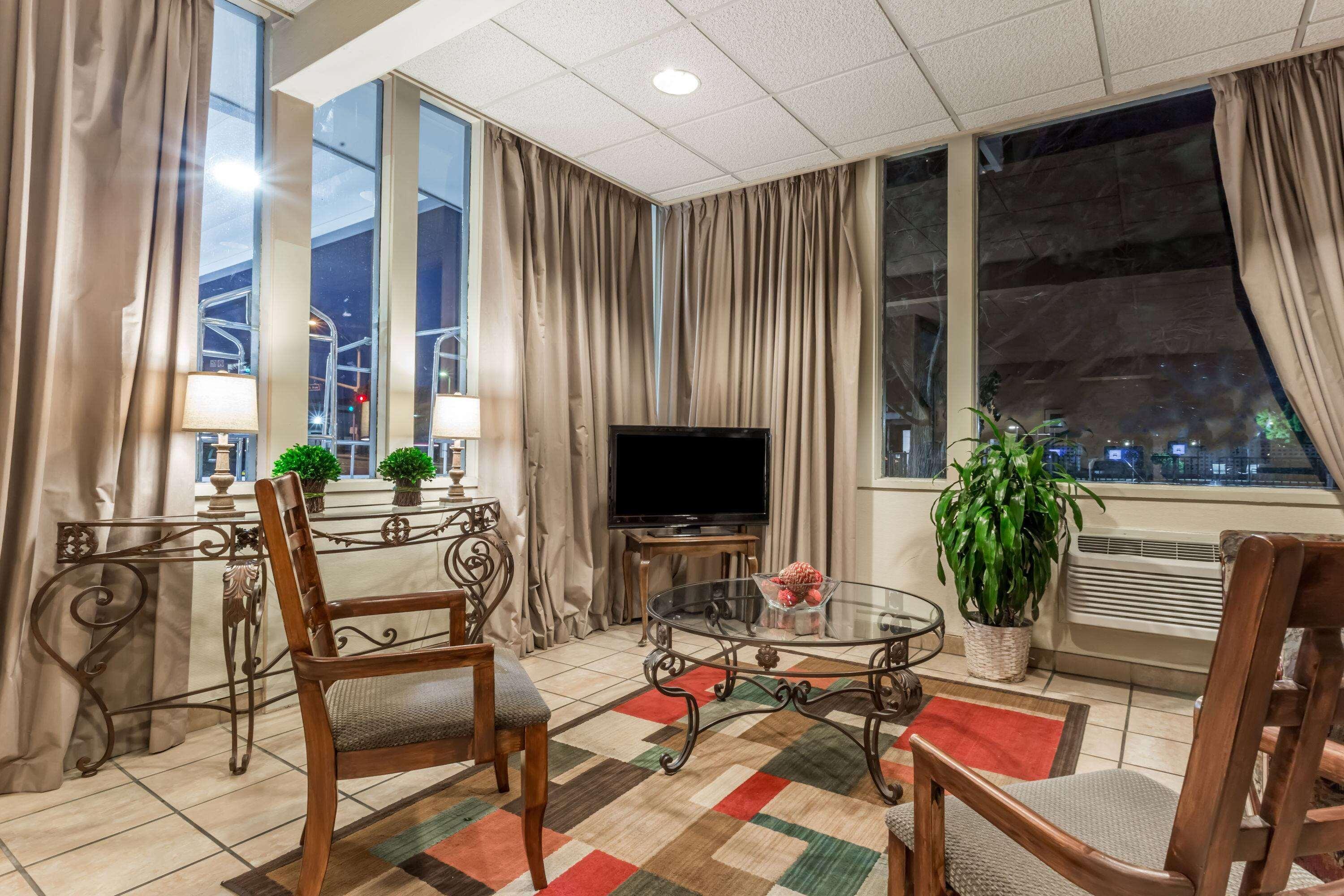 Vista Lobby Travelodge by Wyndham San Francisco Airport North