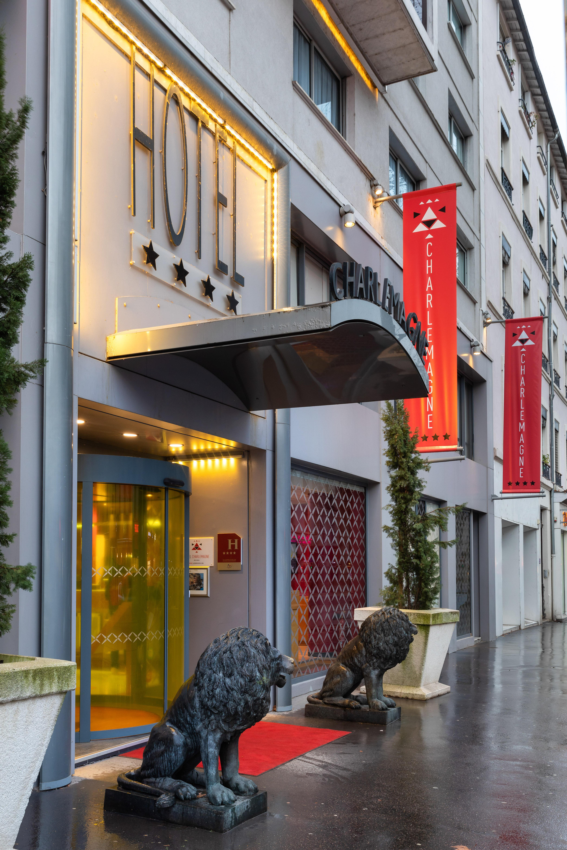 Vista Exterior Hotel Charlemagne By HappyCulture