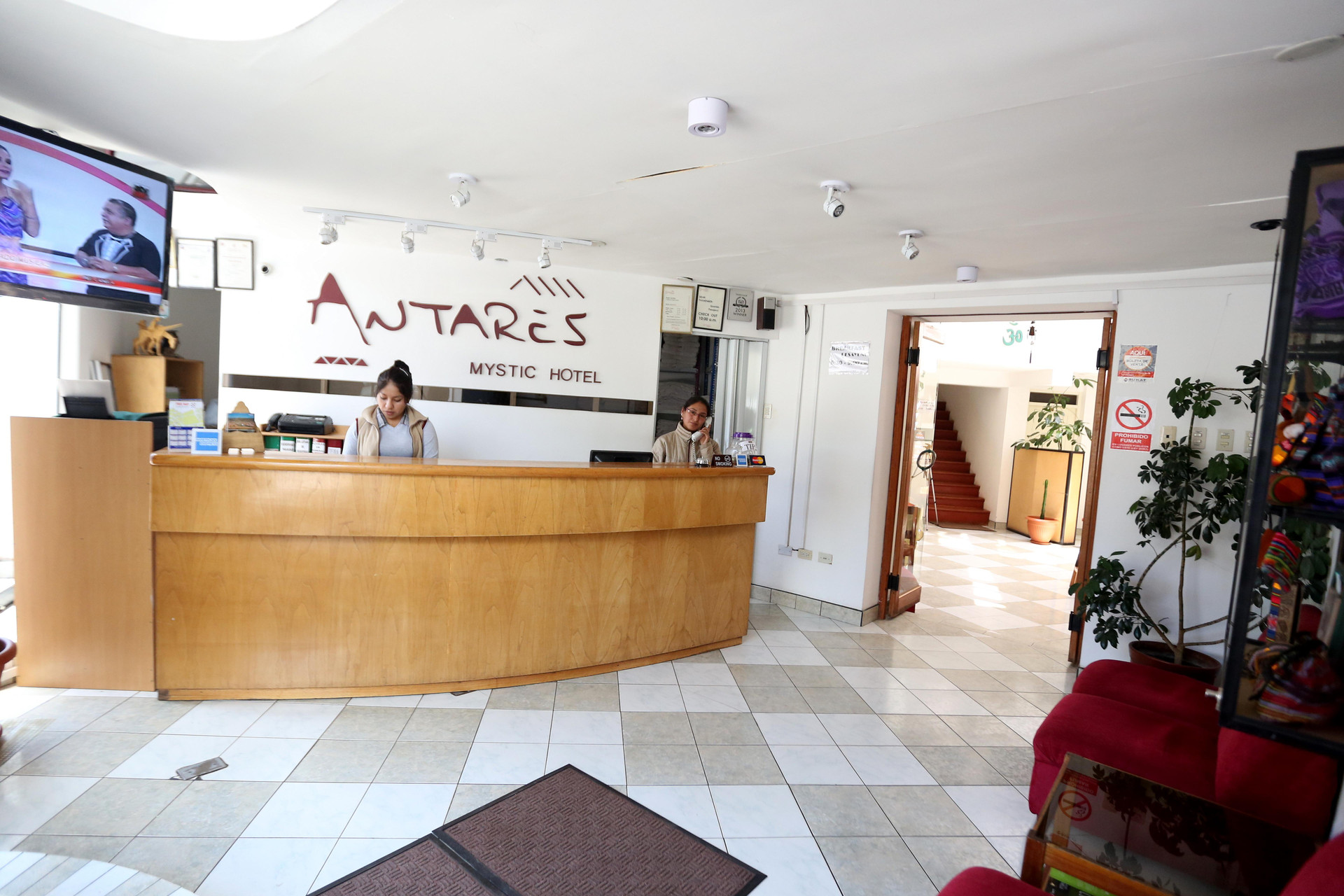 Vista Lobby Antares Mystic Hotel
