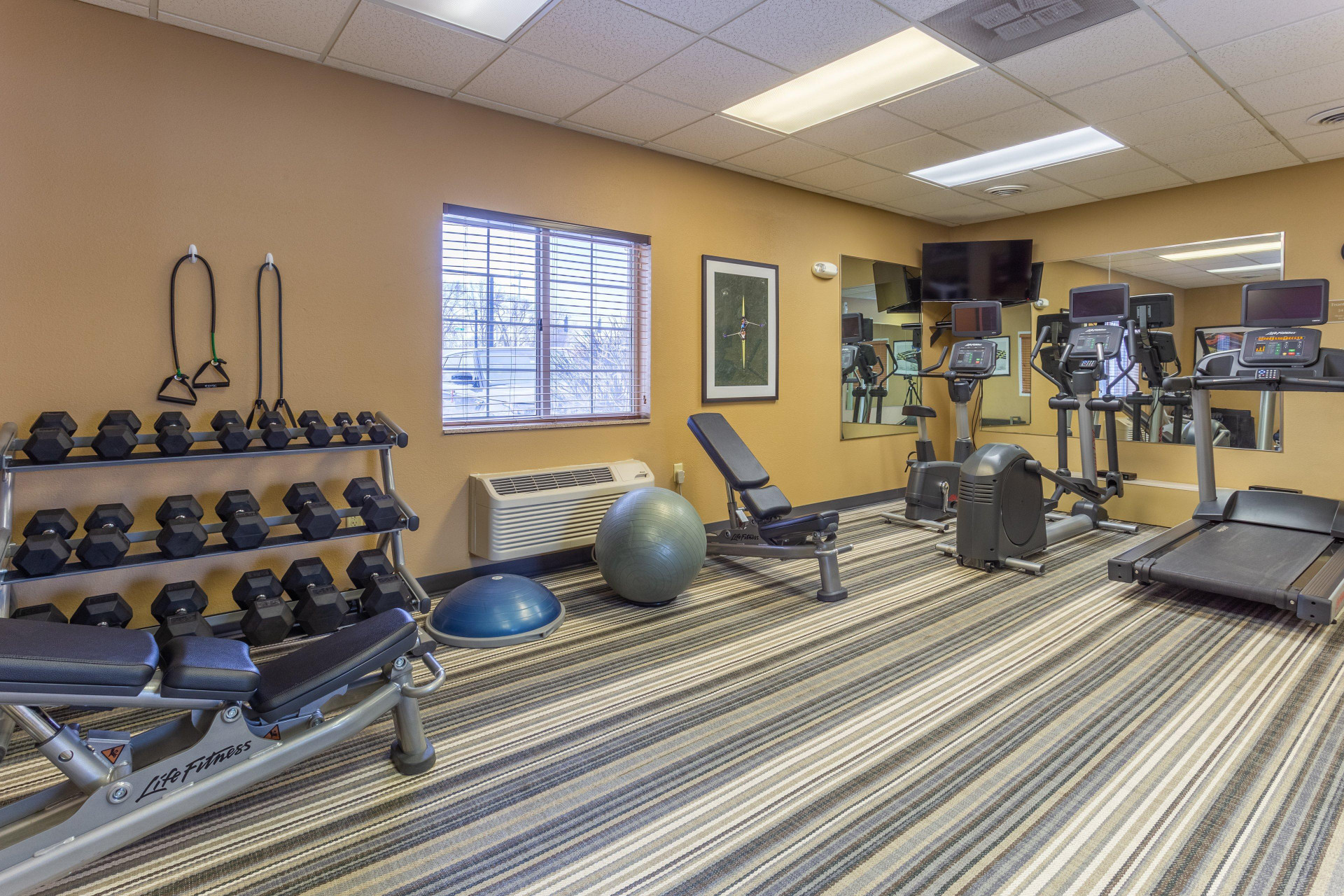 Instalaciones Recreativas Candlewood Suites Airport by IHG