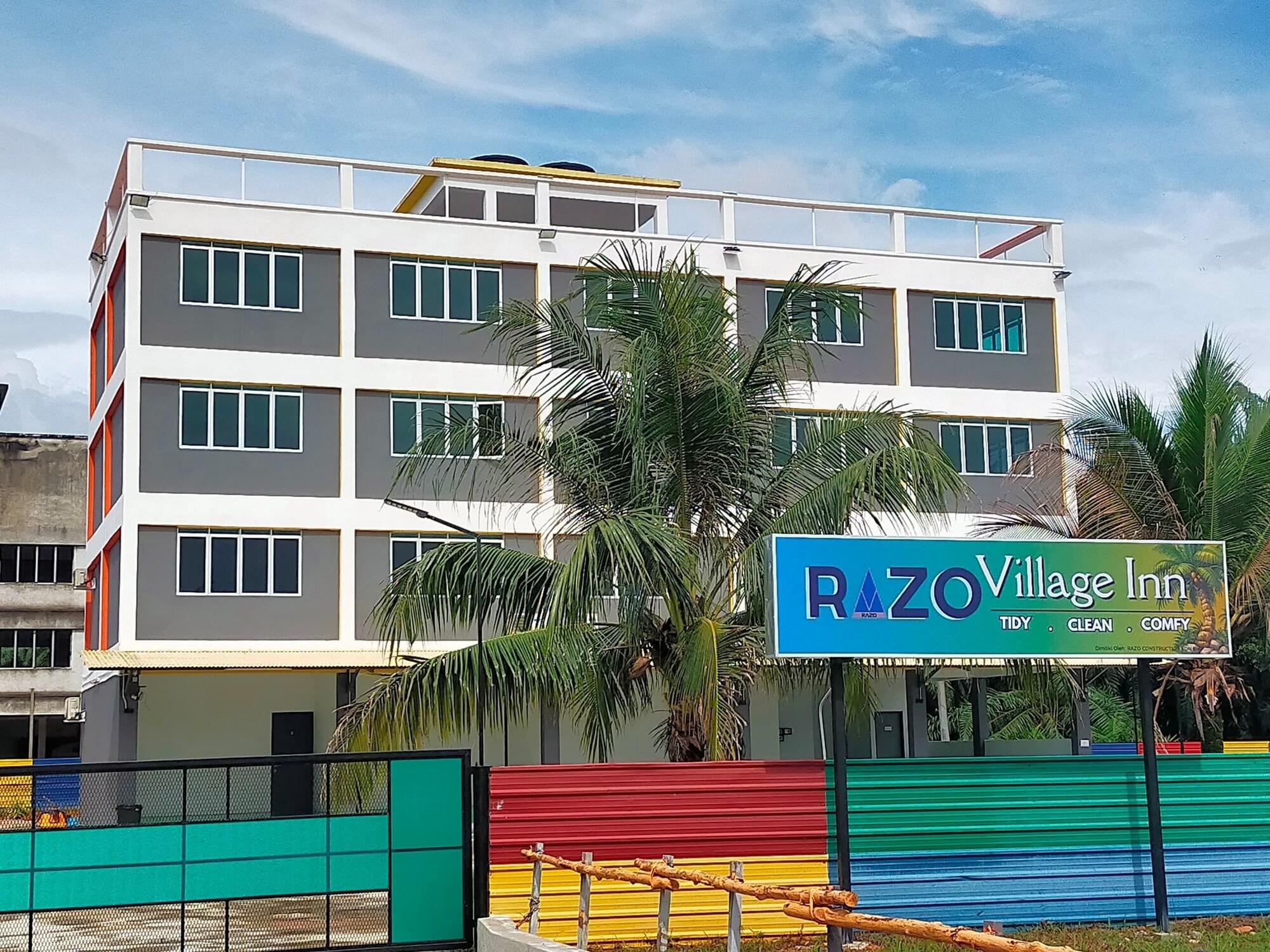 Varios RAZO VILLAGE INN