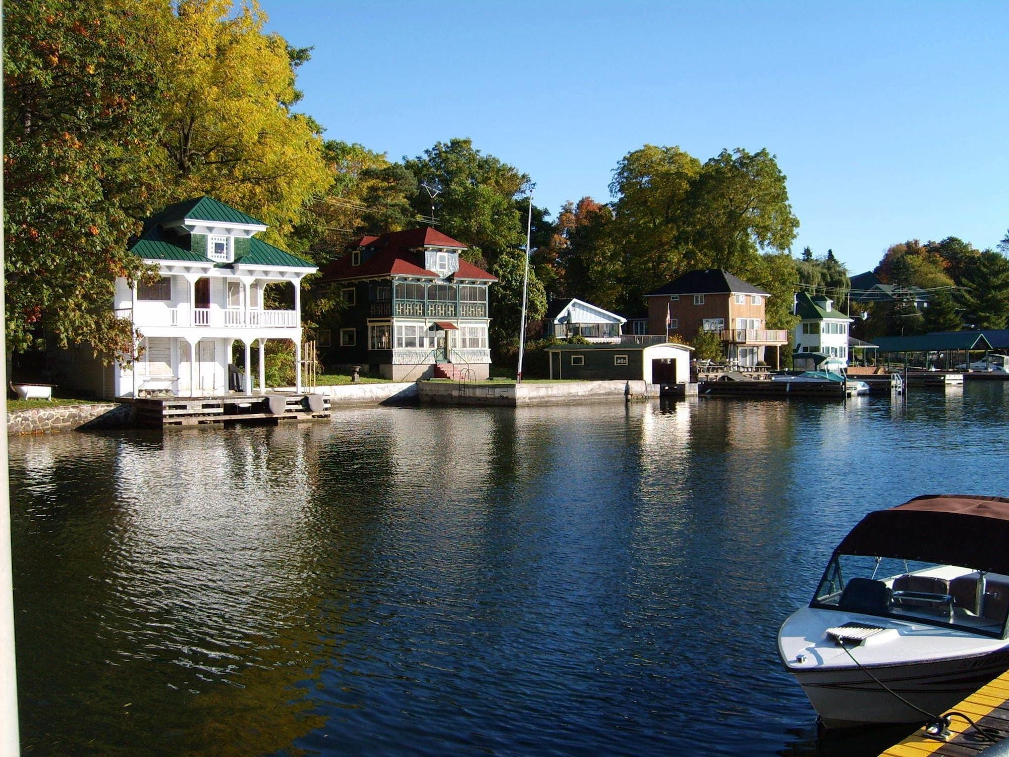 Varios Capricorn Motel Royale Thousand Islands
