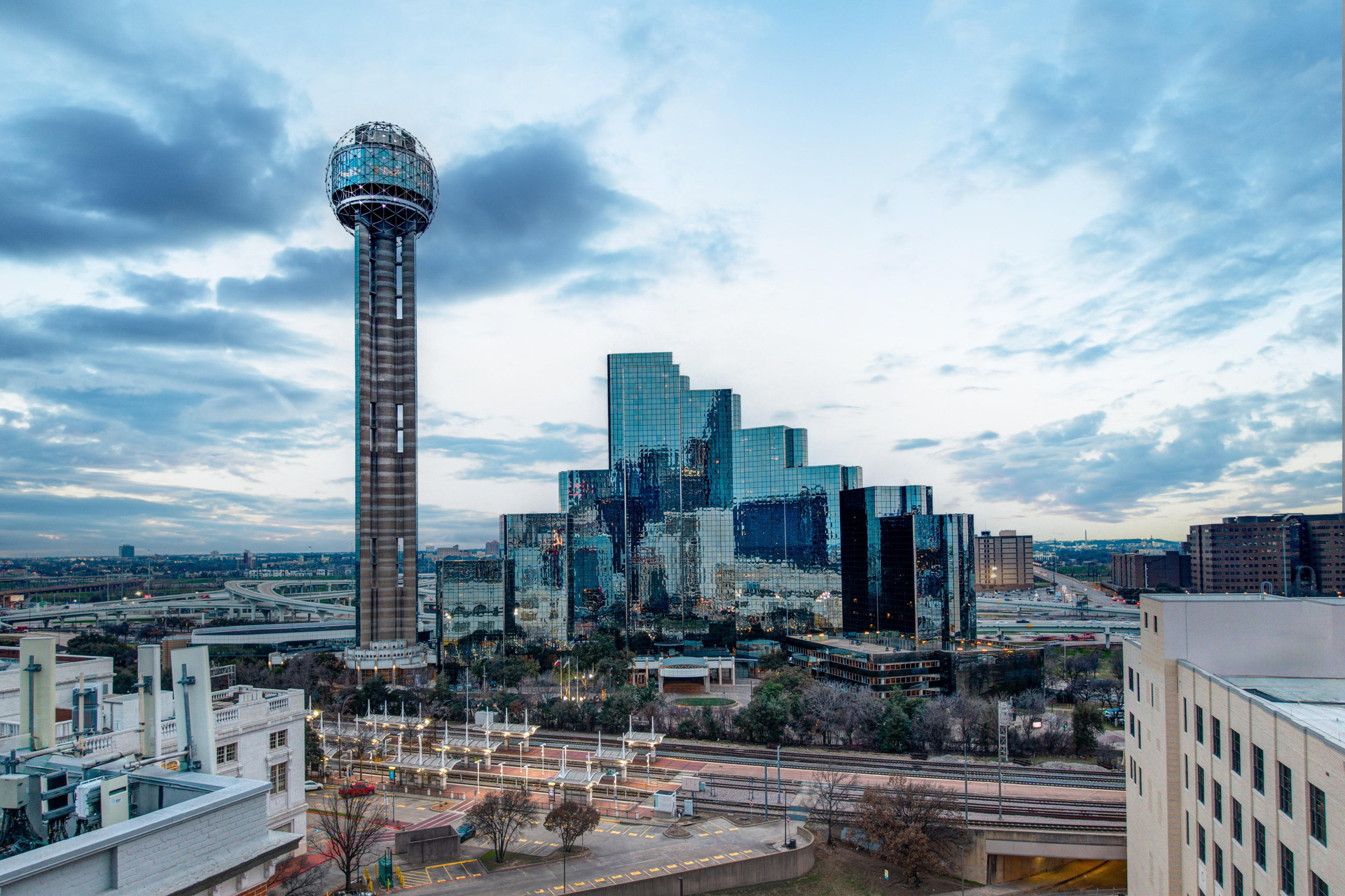 Vista Exterior Holiday Inn Express Dallas Downtown