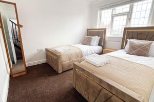 Alquiler Vacacional - Luxury 4 bed house in Dagenham, United Kingdom