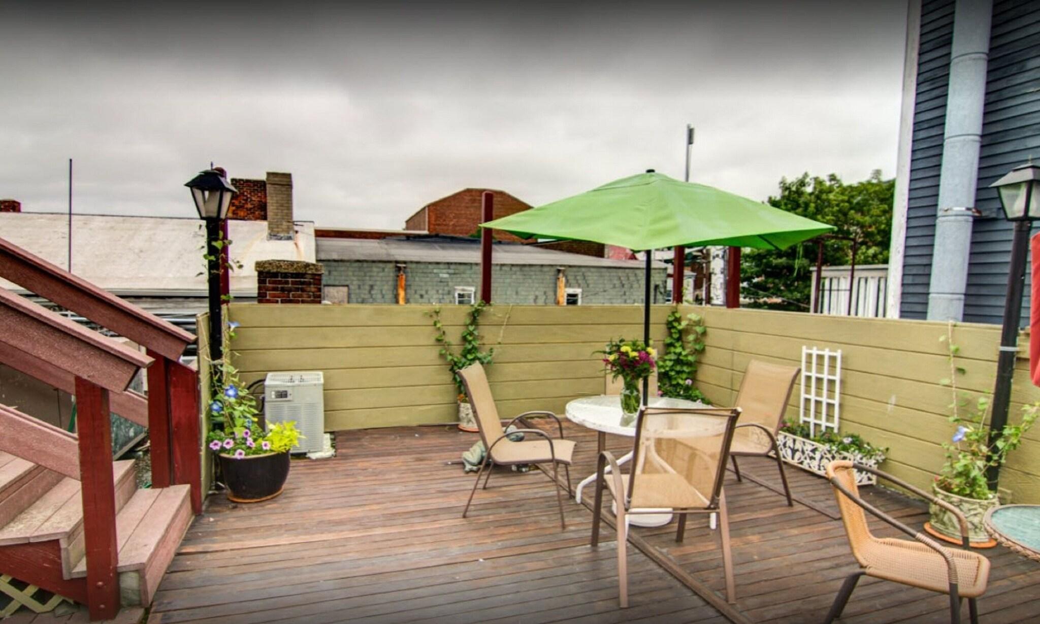 Varios Americas Cup Inn