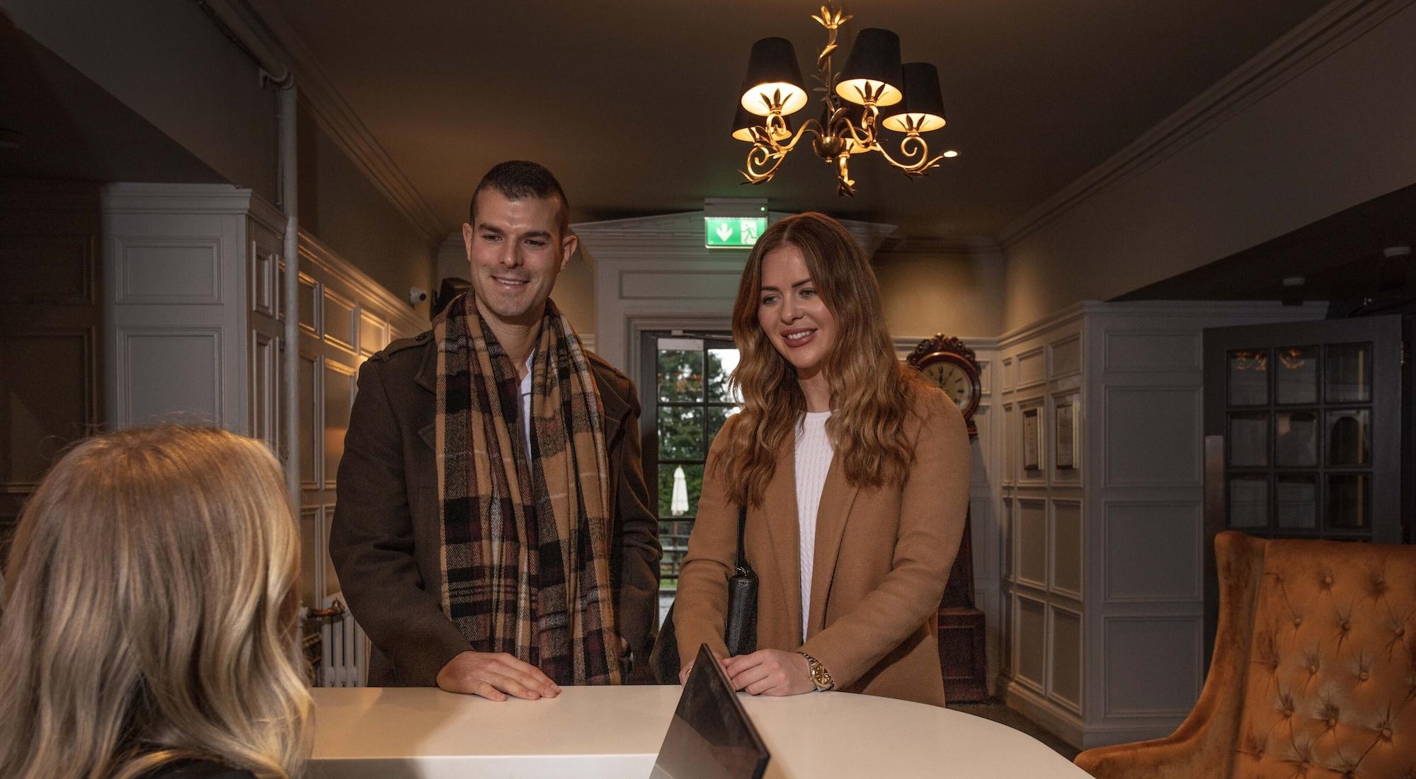 Vista Lobby Strathaven Hotel