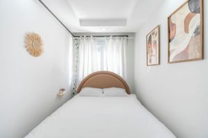 Alquiler Vacacional - Funky & Spacious: 2-Bedroom Colourful Escape Near Downtown!