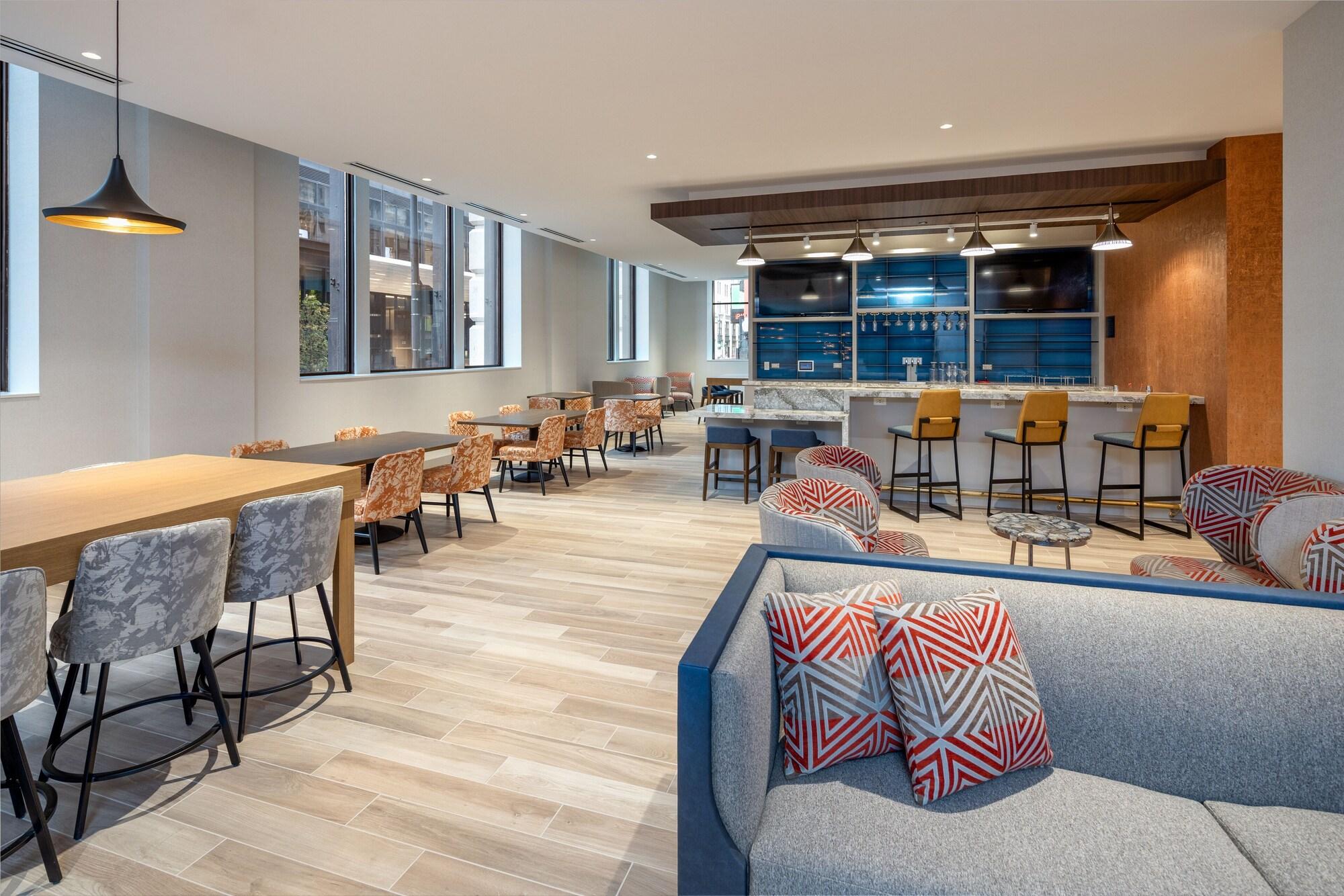 Restaurant Hilton Garden Inn Chicago Central Loop