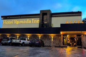 Alojamiento - Hotel Ramada Inn